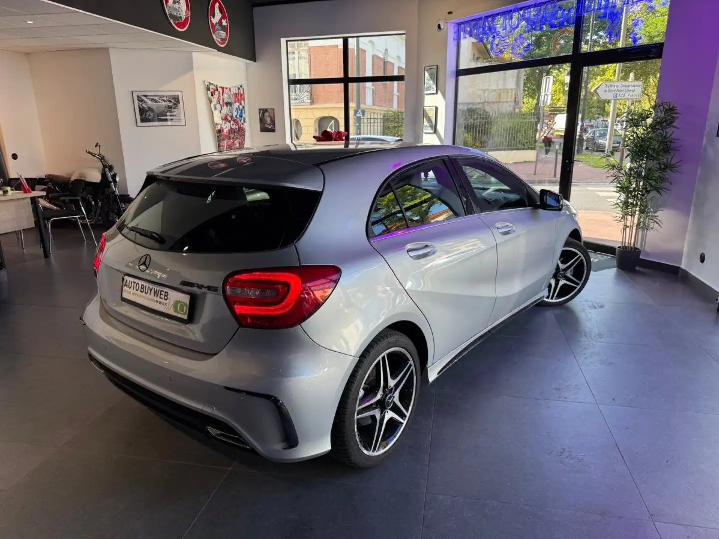 Mercedes-Benz A 180 180 CDI BlueEFFICIENCY Intuition Pack AMG / Siege Chauffant Gris - 2