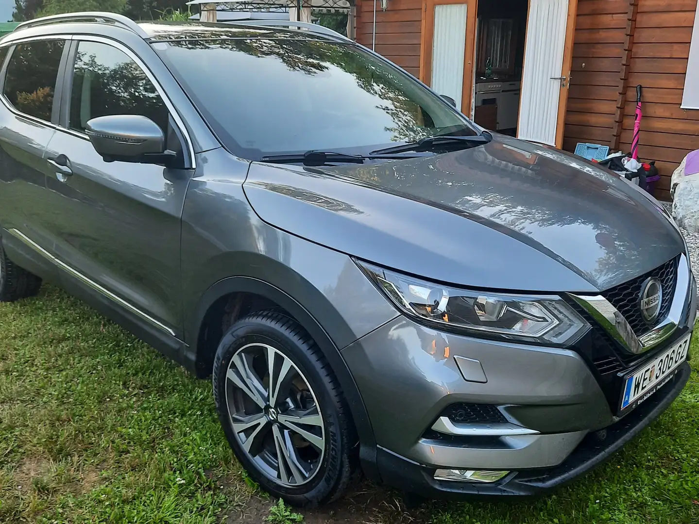Nissan Qashqai Qashqai 1,2 DIG-T N-Connecta N-Connecta Grau - 1