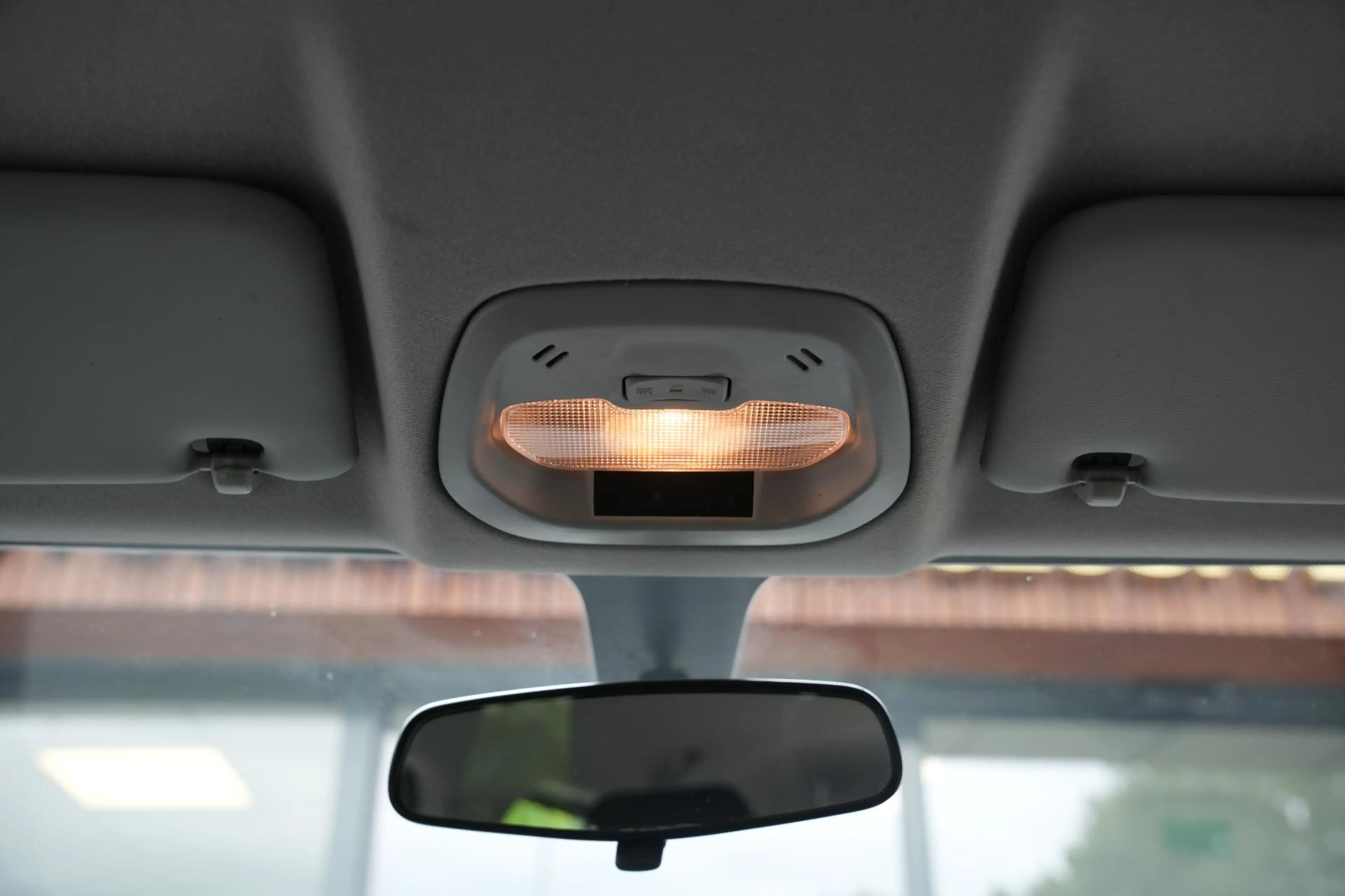 Opel Karl 1.0 ecoFLEX Edition — photo 20
