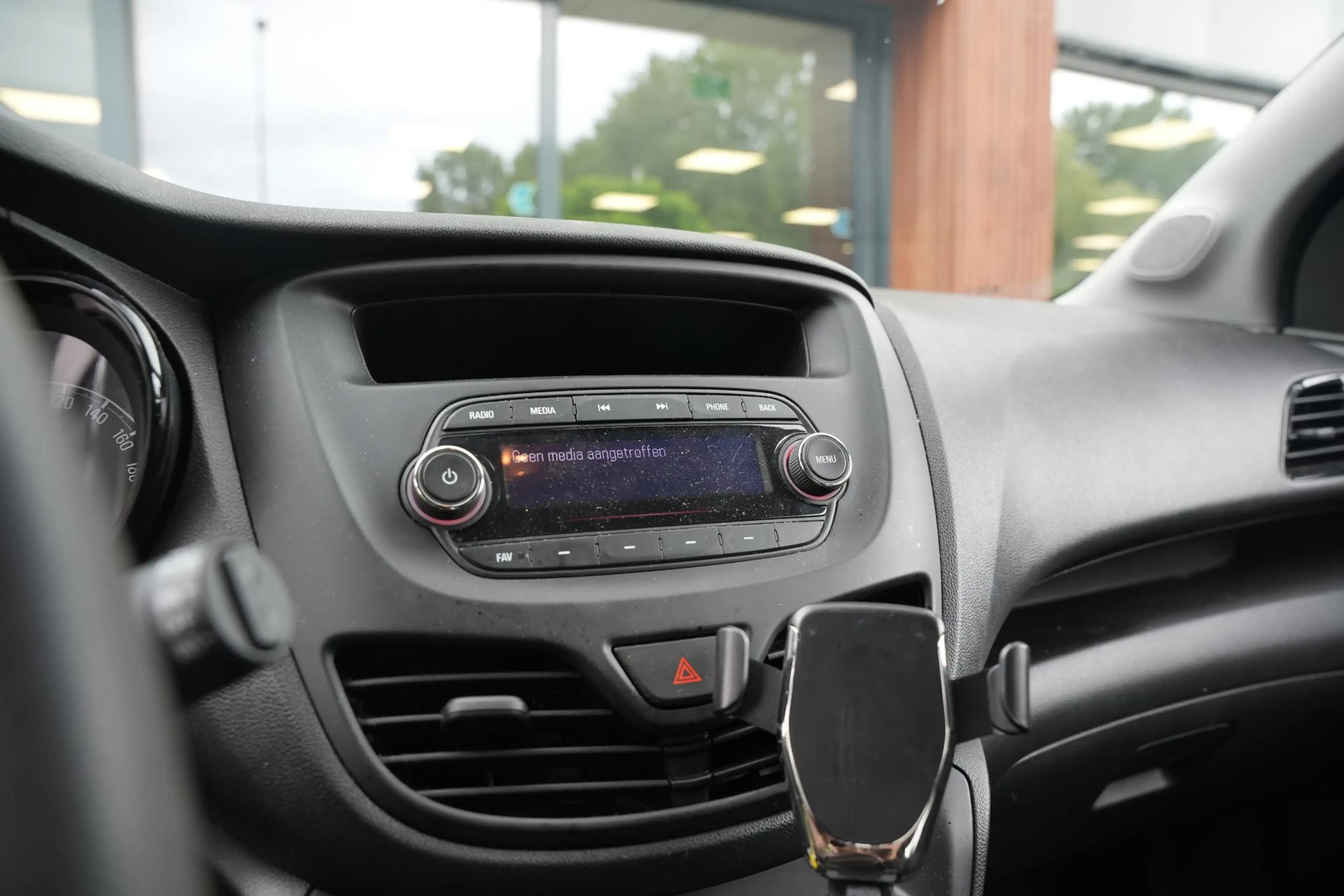 Opel Karl 1.0 ecoFLEX Edition — photo 21