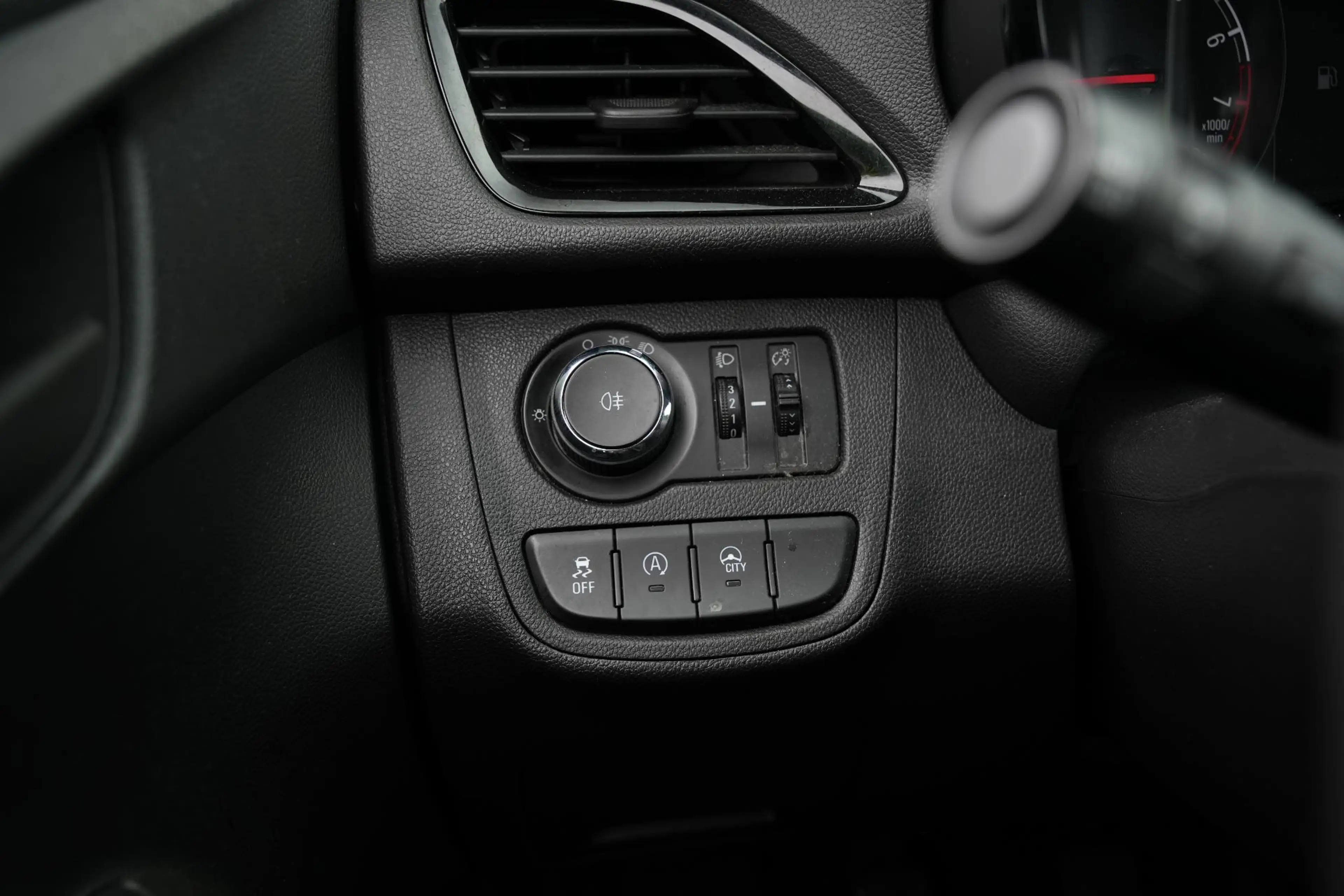 Opel Karl 1.0 ecoFLEX Edition — photo 29