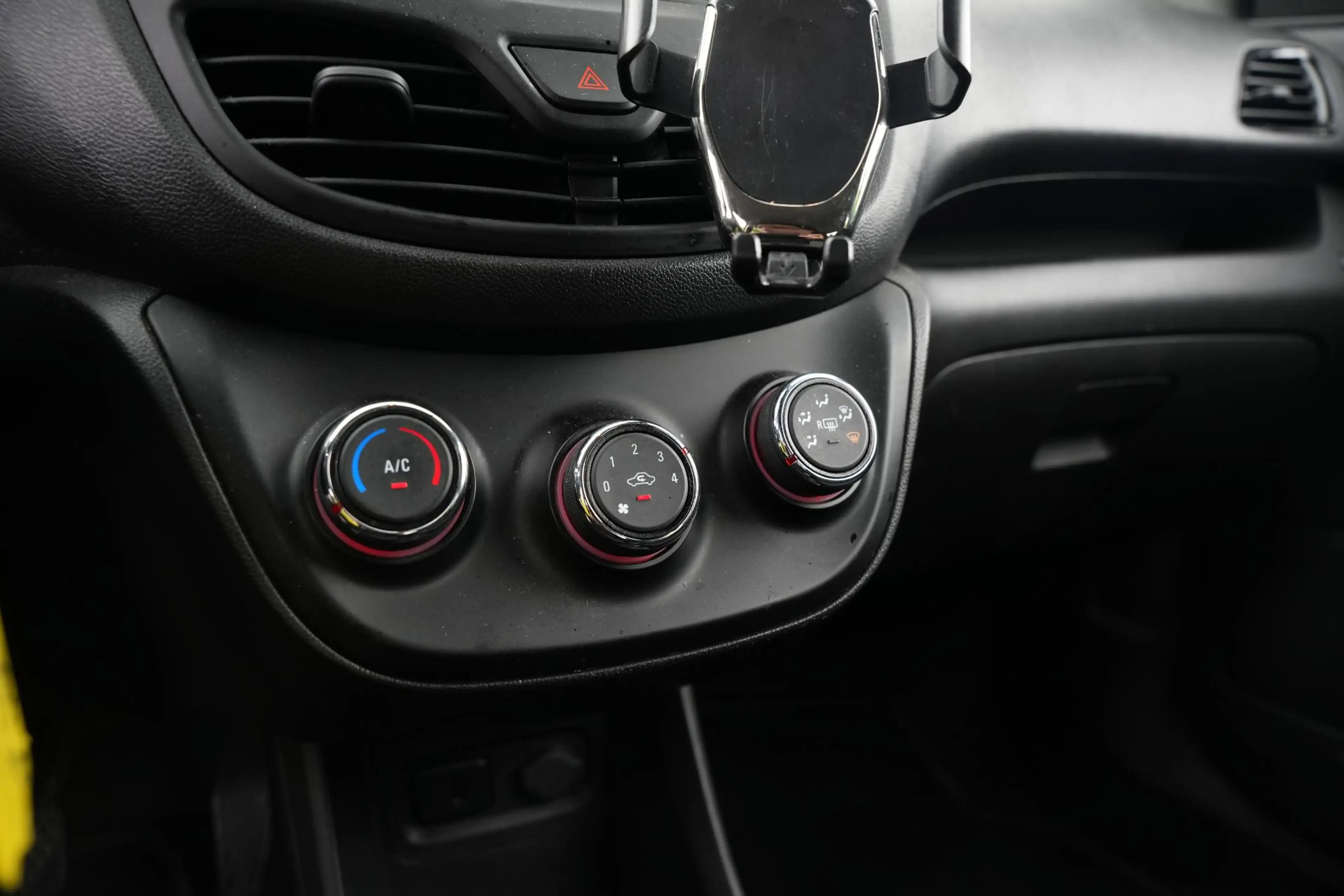 Opel Karl 1.0 ecoFLEX Edition — photo 23