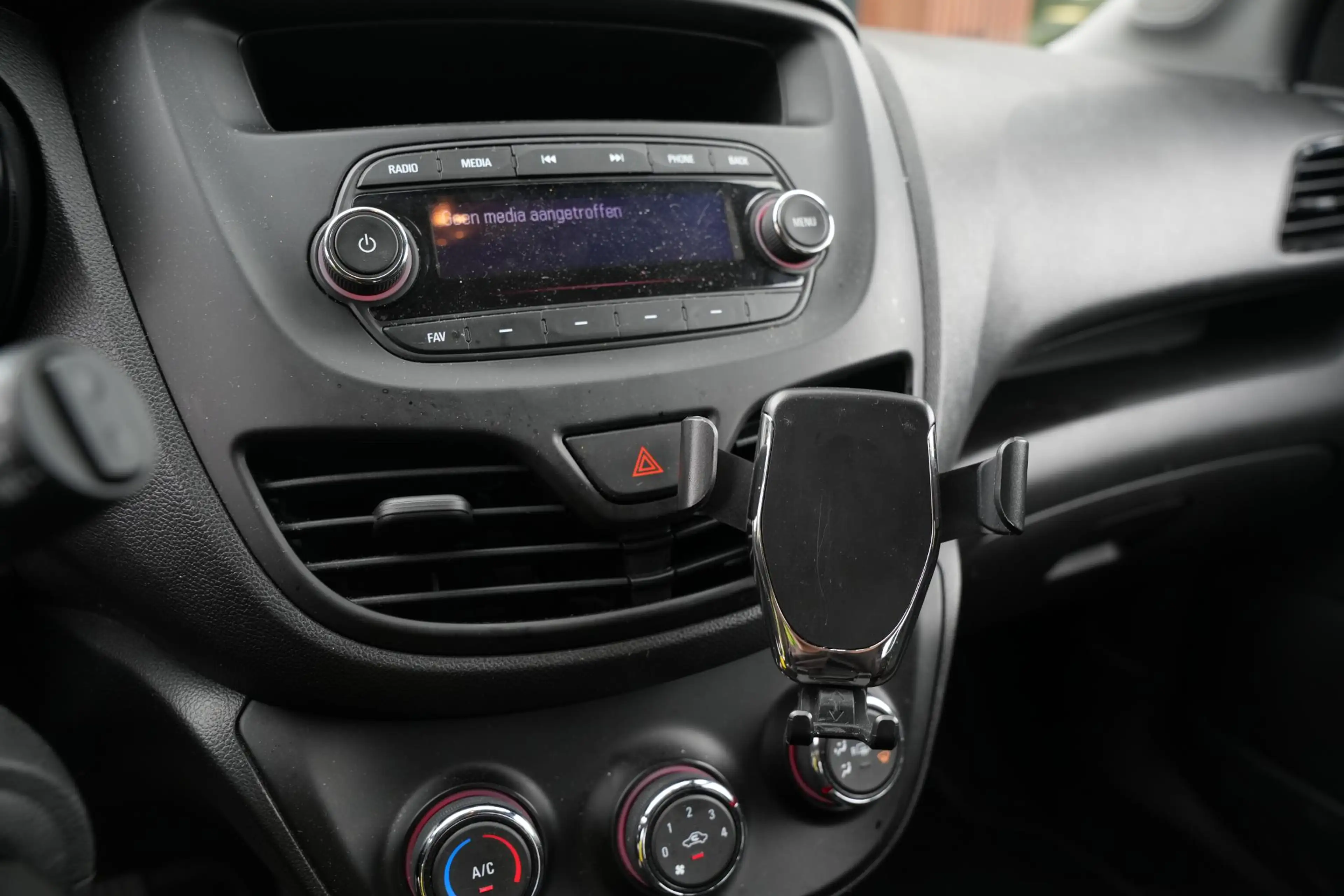 Opel Karl 1.0 ecoFLEX Edition — photo 22