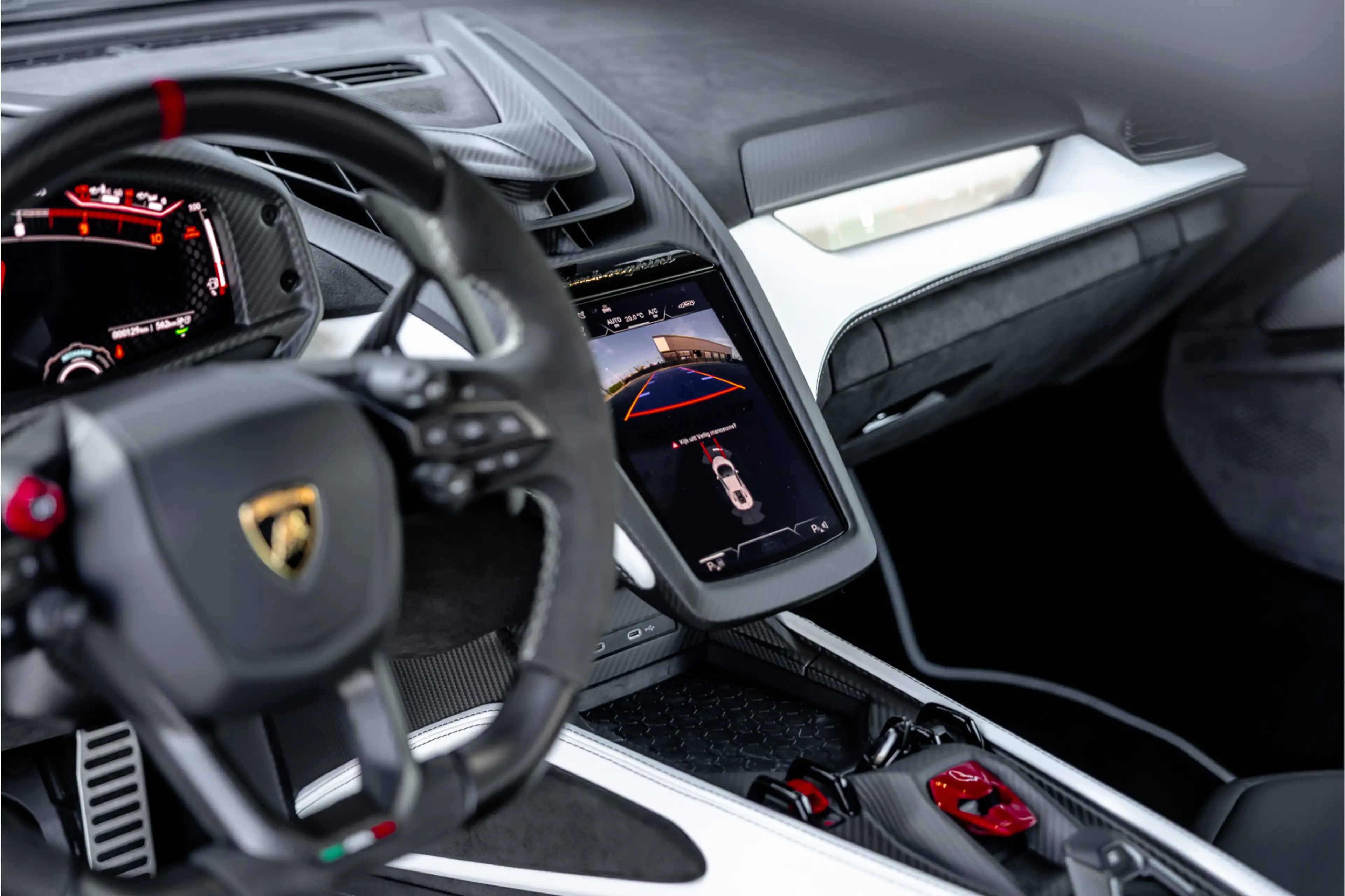 Lamborghini Revuelto 6.5 V12 - Nieuwe Auto | Origineel NL | Carbon | Pa — photo 23