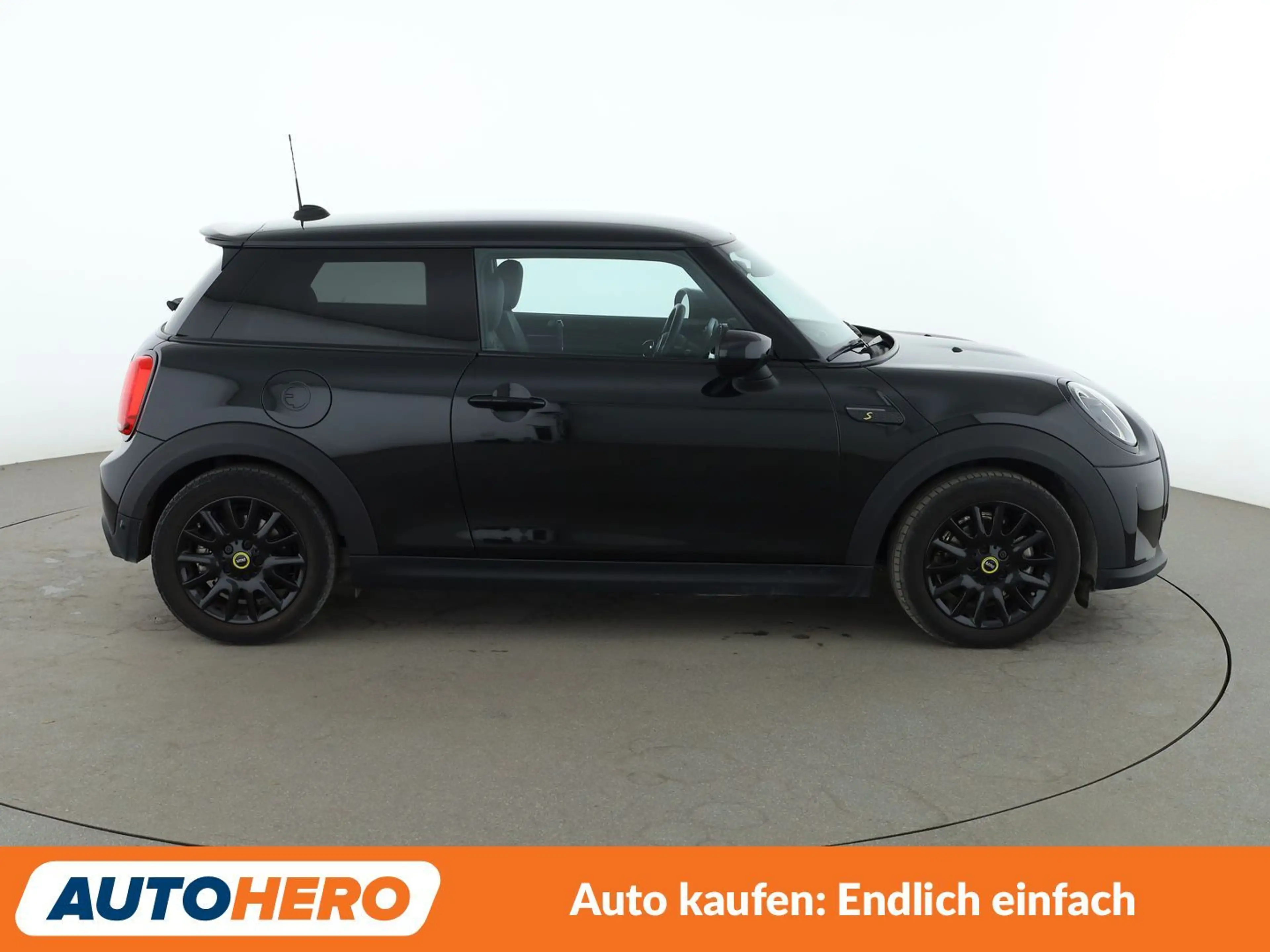 MINI Cooper SE Cooper SE Classic Trim — photo 7