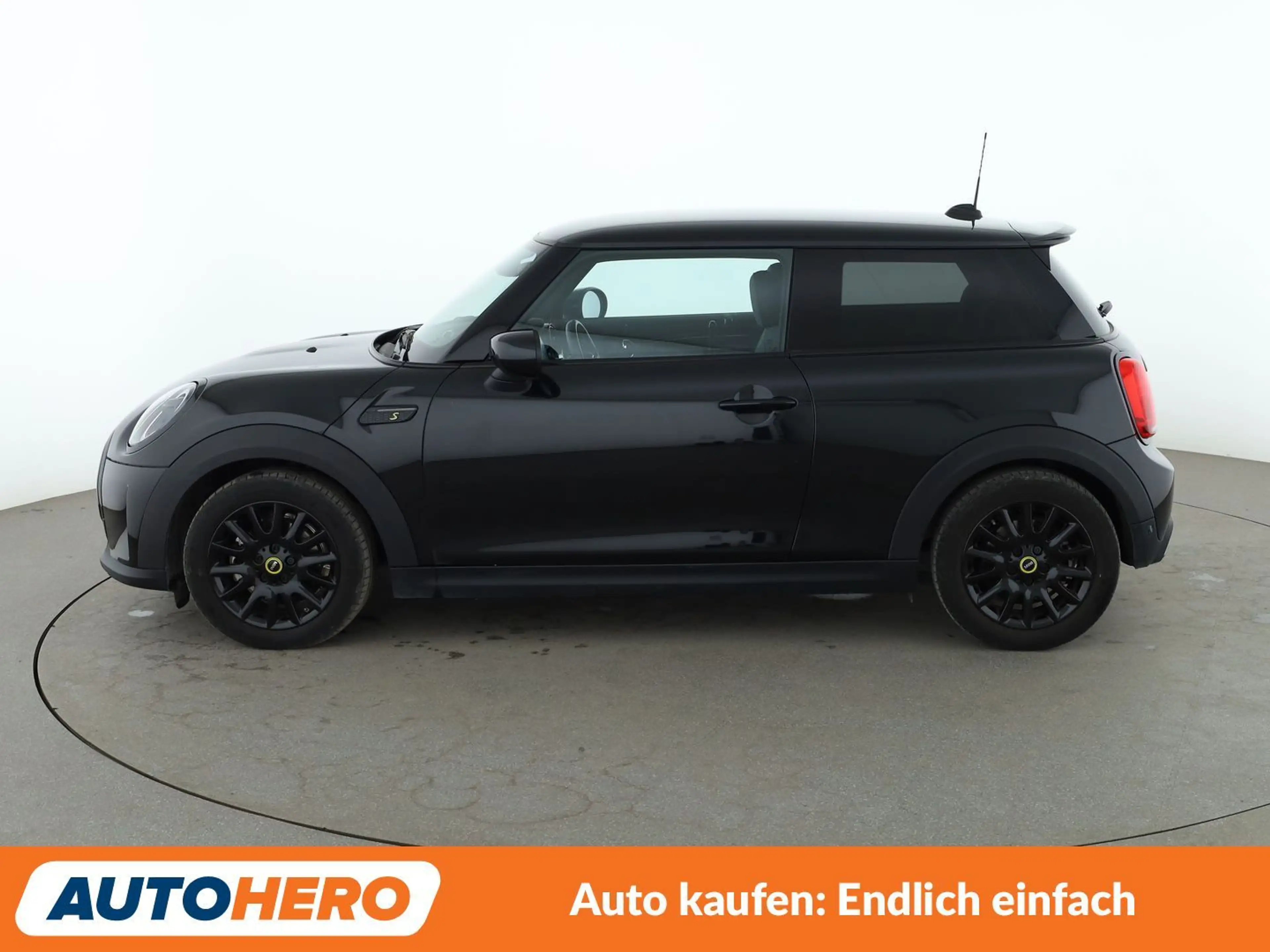 MINI Cooper SE Cooper SE Classic Trim — photo 3