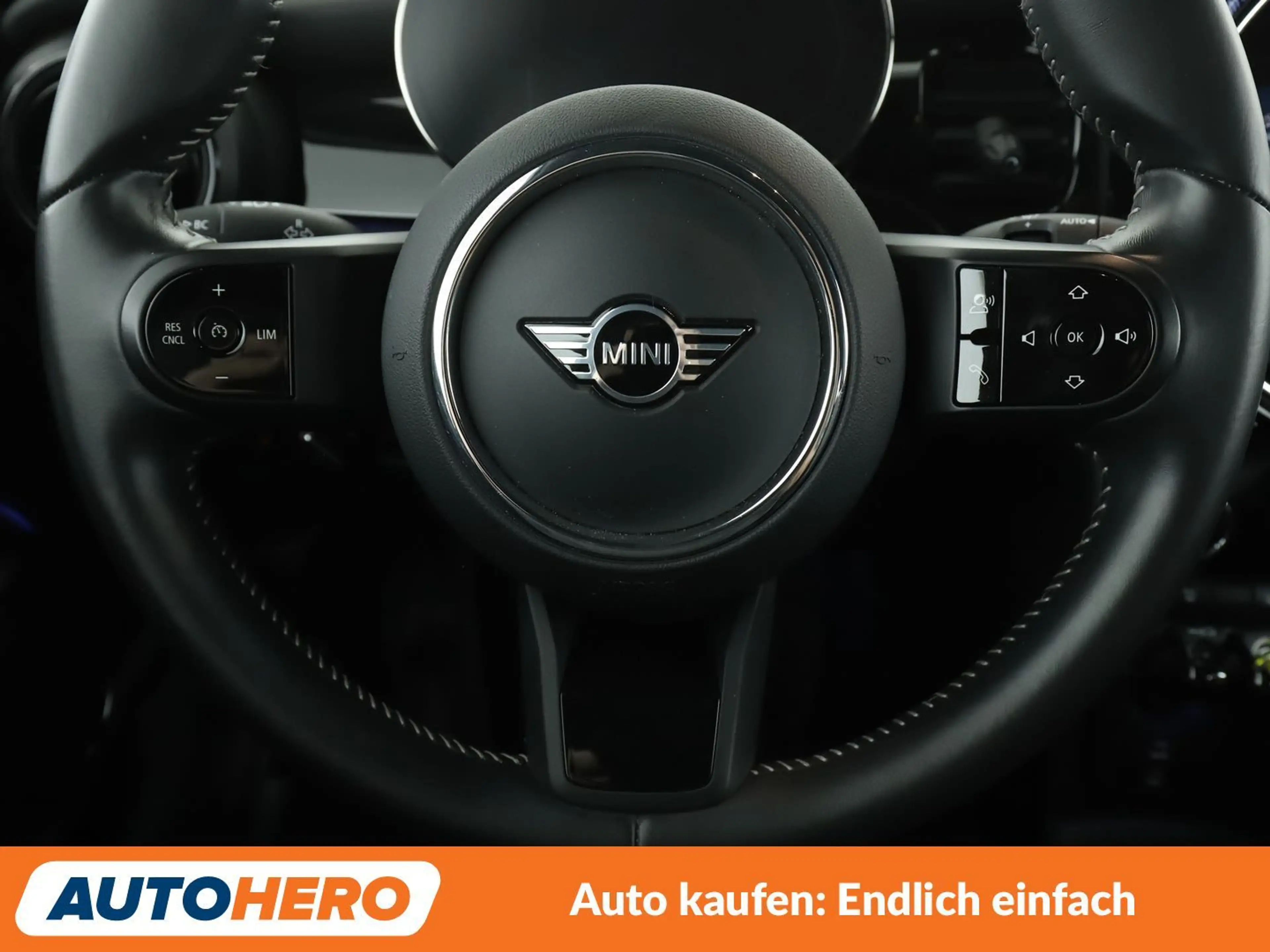 MINI Cooper SE Cooper SE Classic Trim — photo 19