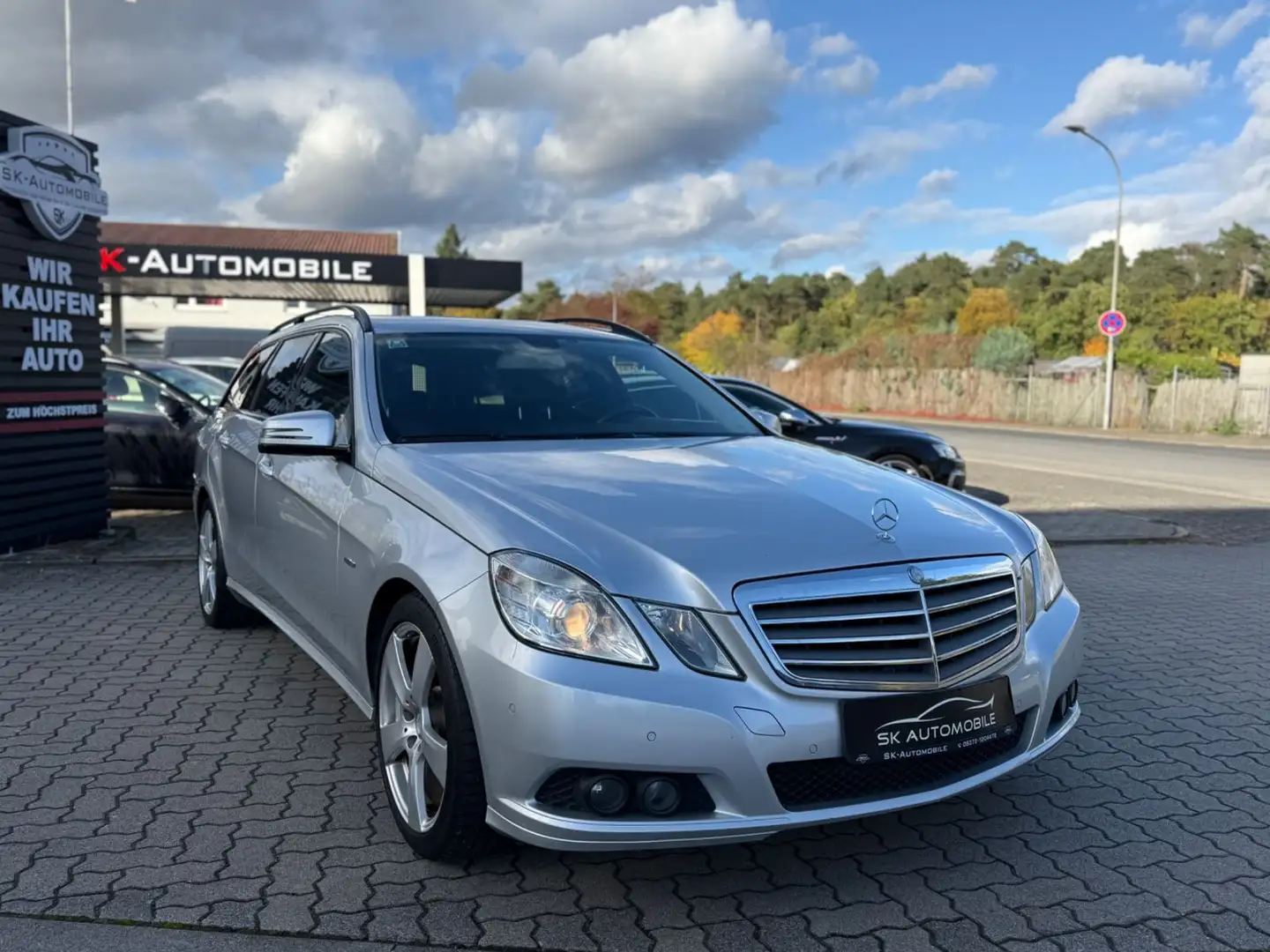 Mercedes-Benz E 200 E200 CDI Sport BlueEfficiency XENON-LEDER-E.SITZ Silber - 1
