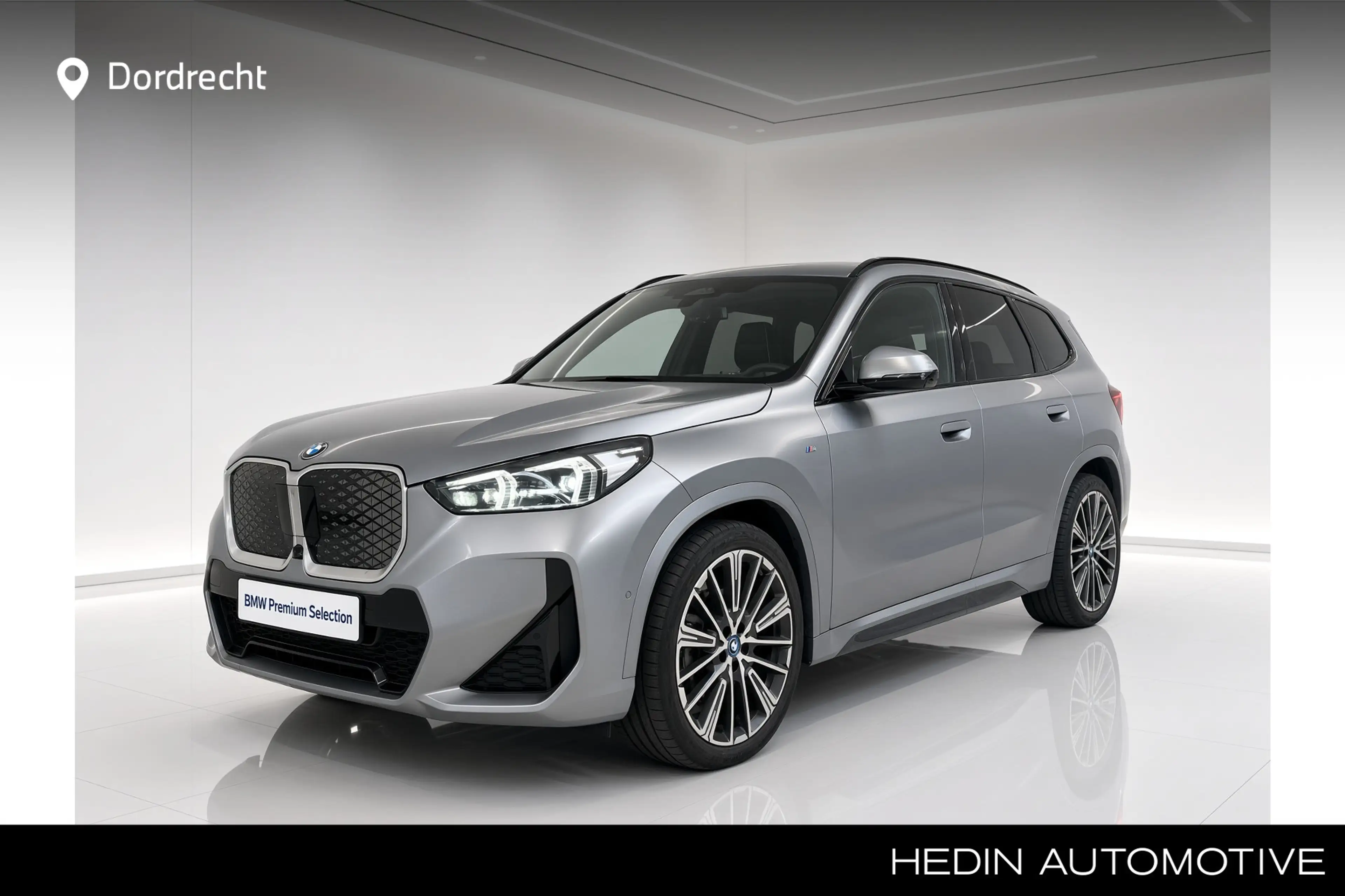BMW iX1 eDrive20 67 kWh M-Sport | Panorama | 20" | Massage