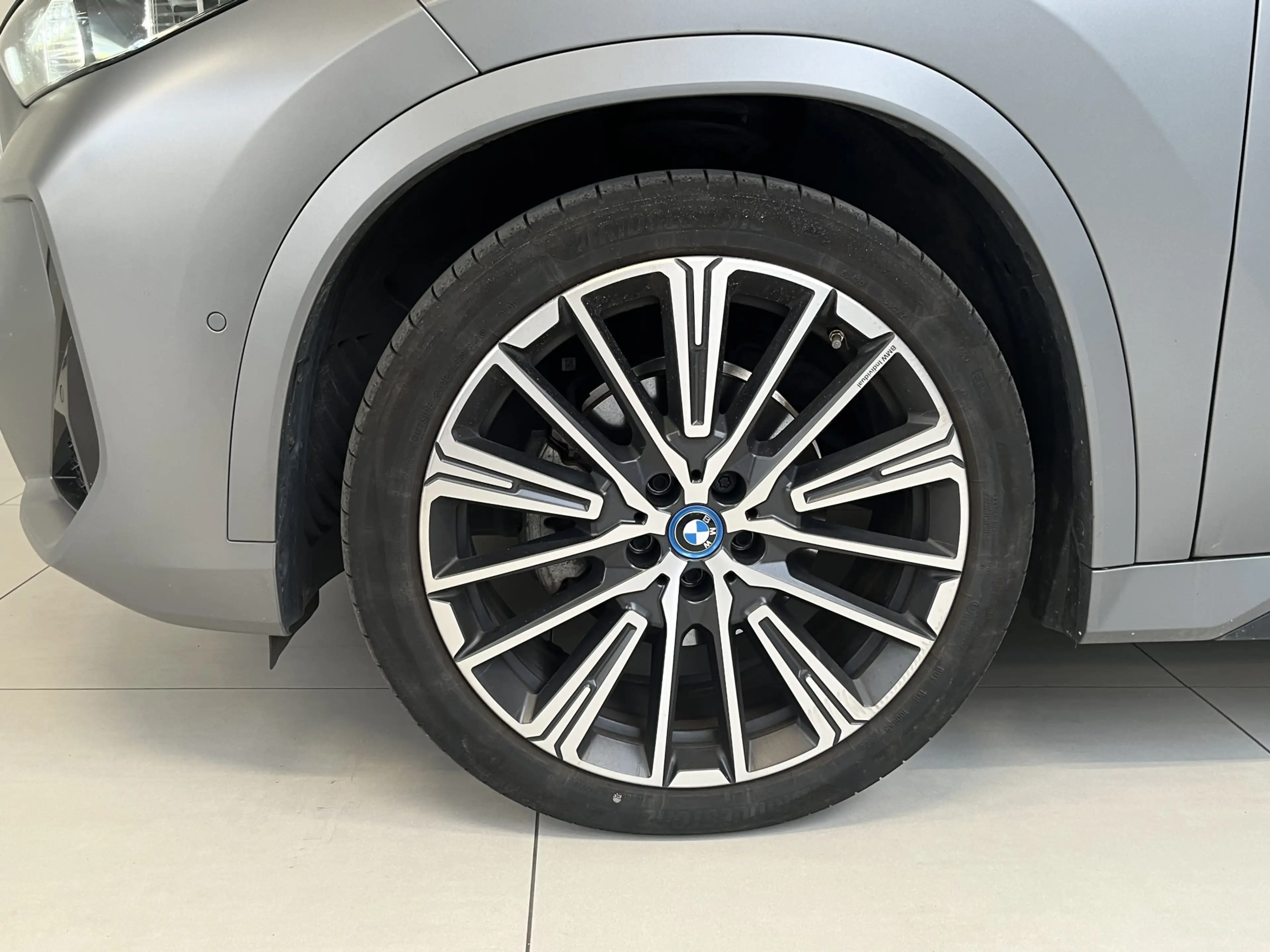 BMW iX1 eDrive20 67 kWh M-Sport | Panorama | 20" | Massage — photo 5