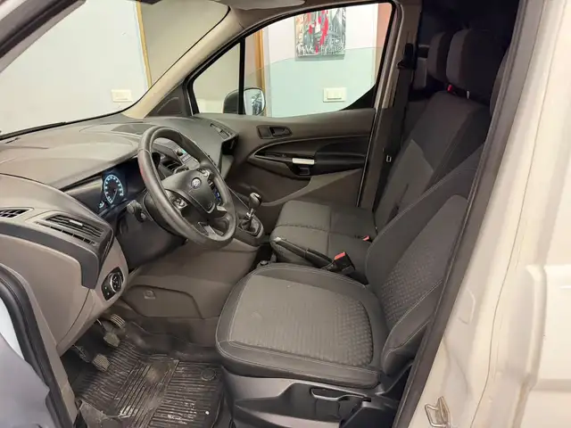 Ford Transit Connect view 7