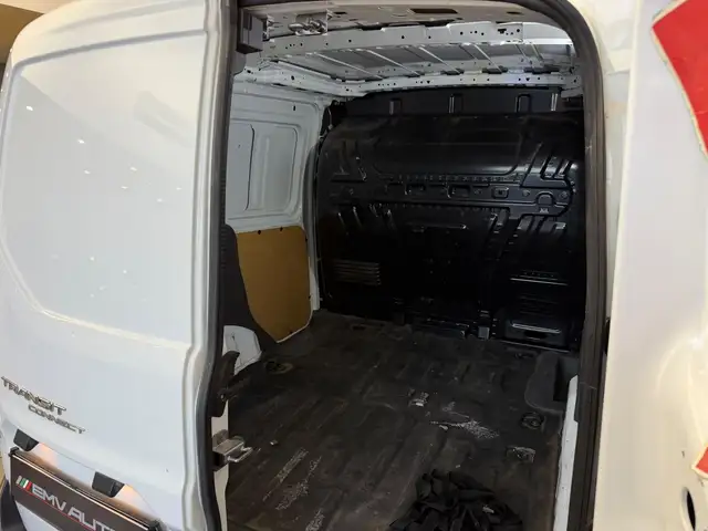 Ford Transit Connect view 14