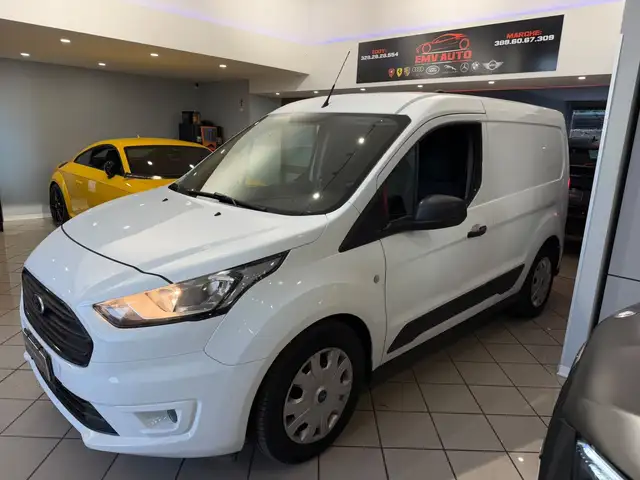 Ford Transit Connect view 4