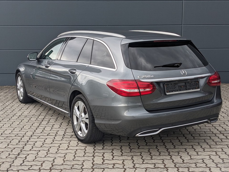 Mercedes-Benz C 250 d T Avantgarde STHZ AHK LED Kamera — photo 3