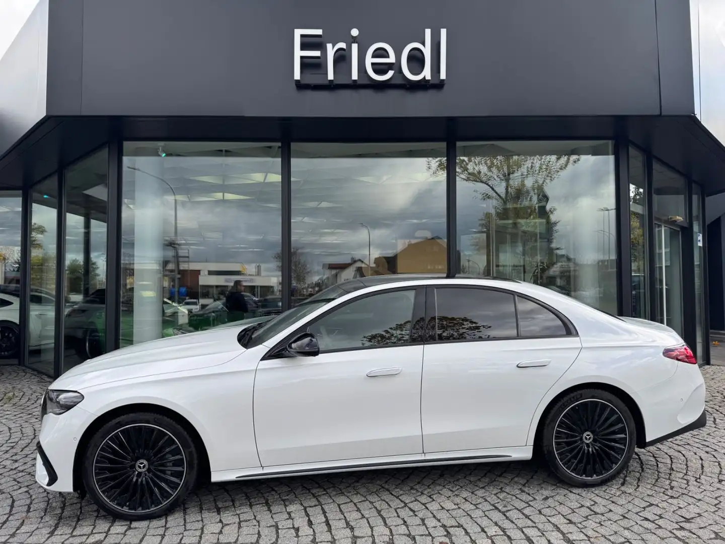 Mercedes-Benz E 450 d 4M AMG Premium Plus, AIRMATIC, HA-Lenkung Alb - 1