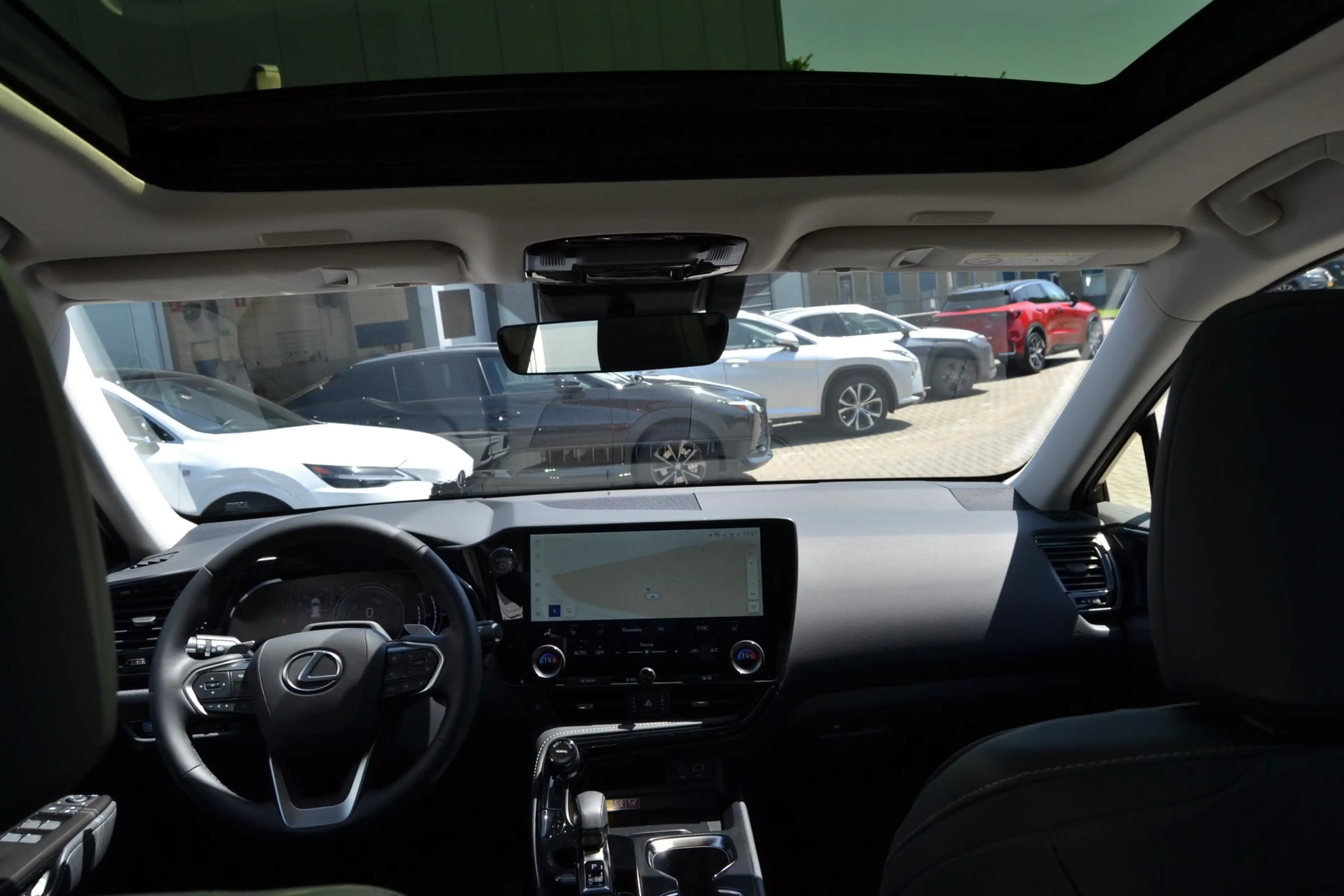 Lexus NX 450h+ AWD 35th Edition DIRECT LEVERBAAR TREKHAAK 1500KG — photo 36