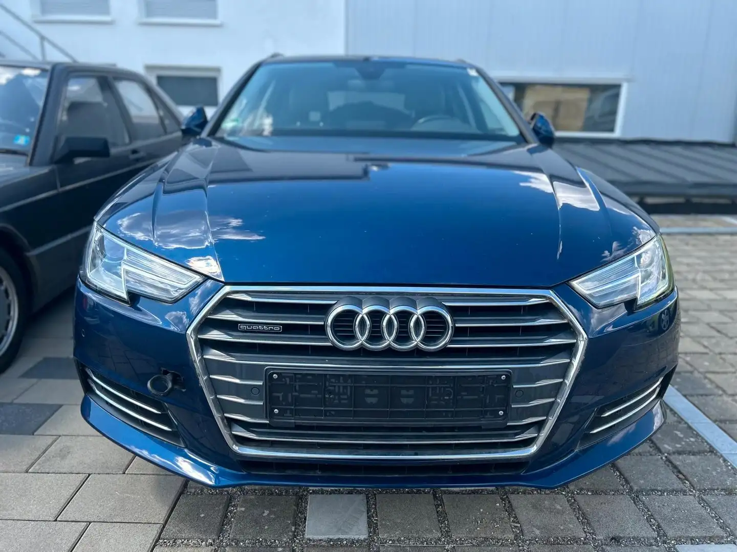 Audi A4 Avant quattro sport MOTORSCHADEN Niebieski - 2
