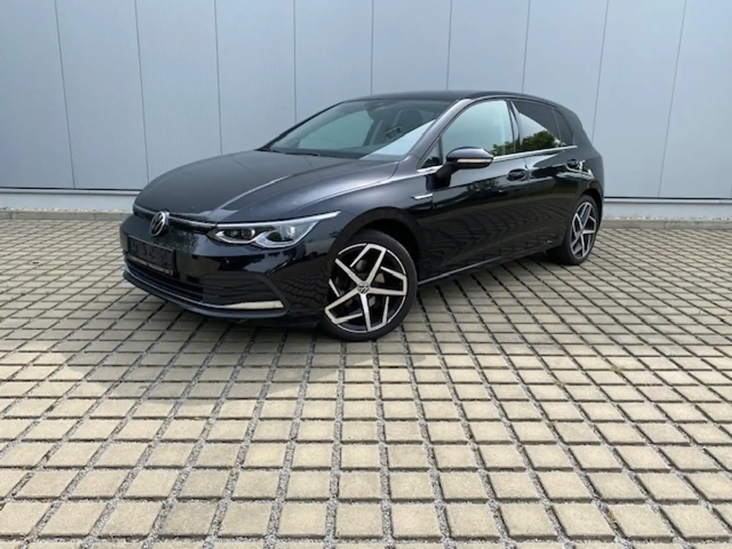 Volkswagen Golf VIII 1.5 eTSI 150 PS DSG Style AHK/18-ZOLL/MATRIX Schwarz - 2