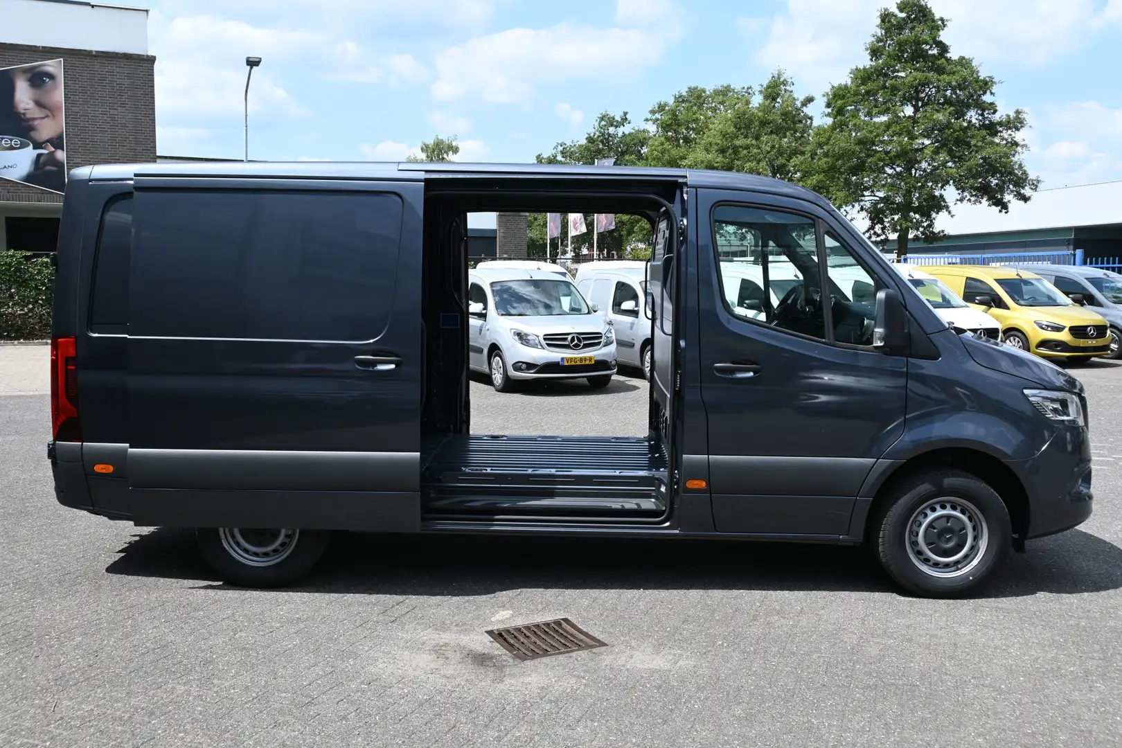 Mercedes-Benz Sprinter 319 CDI L2H1 Vele opties 3500 kg Trekhaak, Luchtve Gris - 2