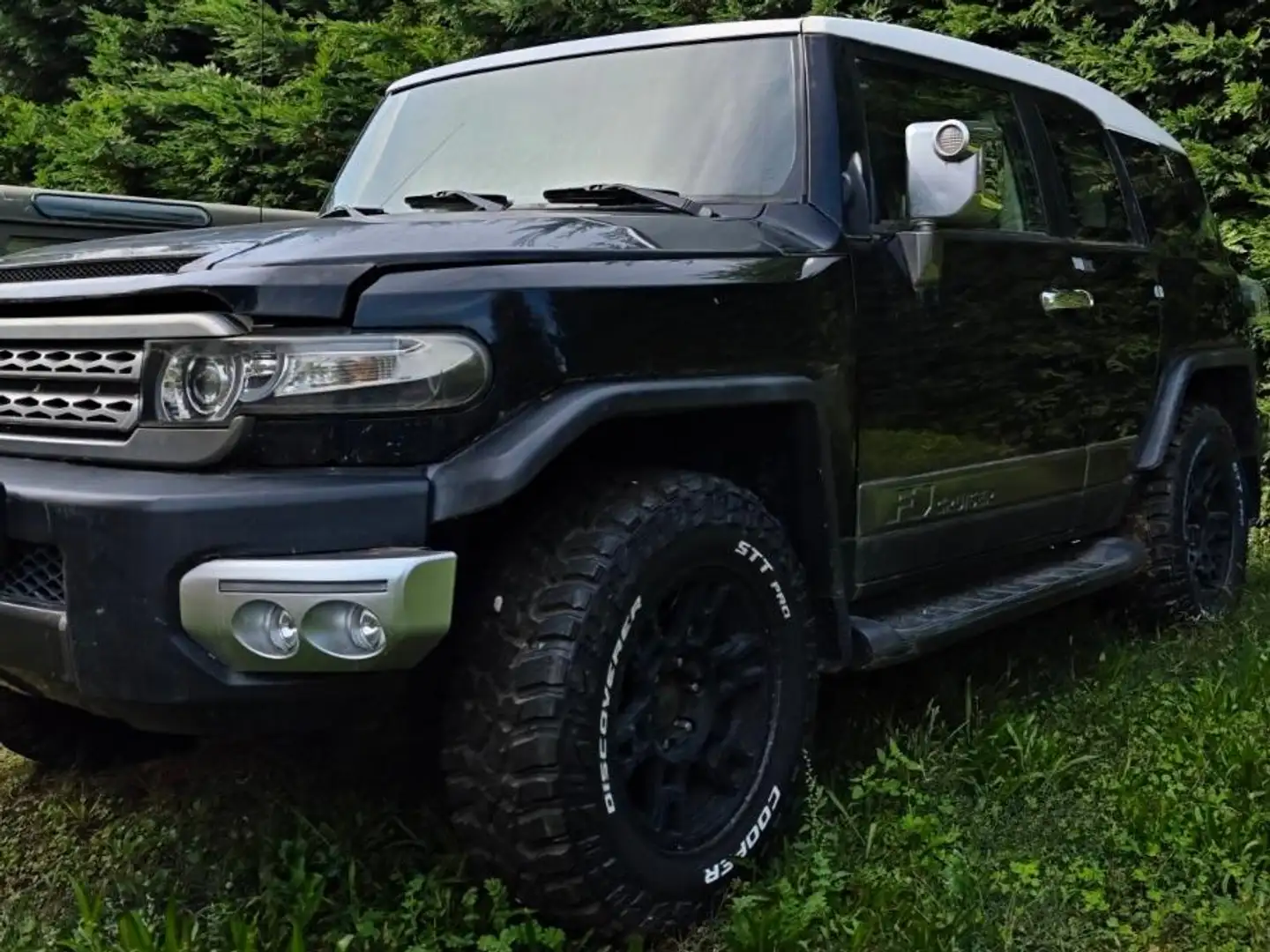 Toyota FJ Cruiser Noir - 1