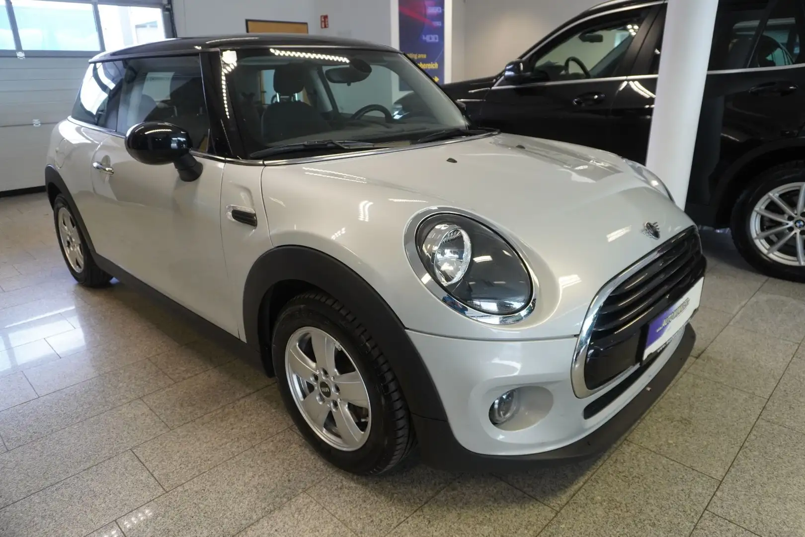 MINI Cooper 1.5 Navi/PDC/Sitzheizung Silber - 2