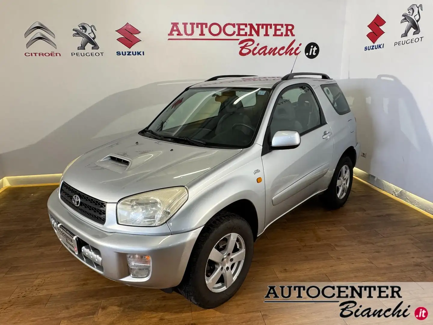 Toyota RAV 4 RAV4 3p 2.0 d-4d 16v Plateado - 1
