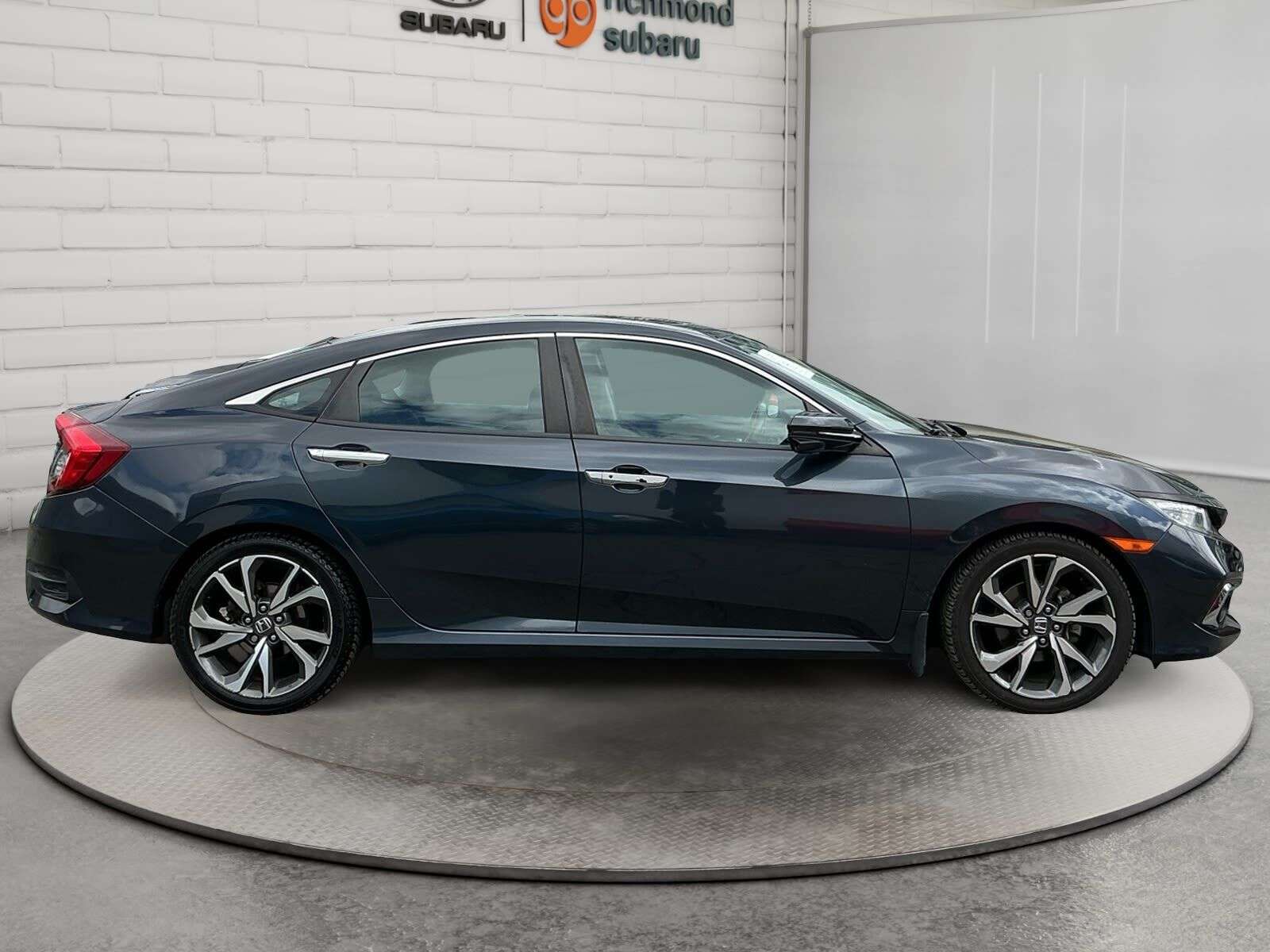 2019 Honda Civic BC CAR | $3.1K & $0 CLAIM | Touring — снимка 1