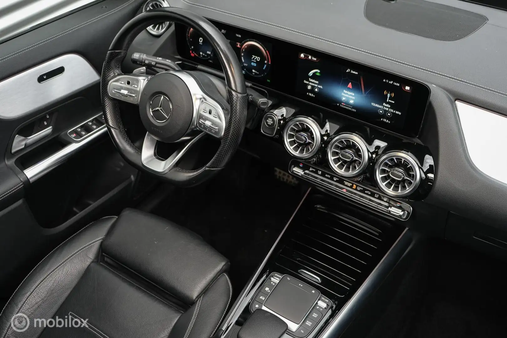 Mercedes-Benz GLA 250 e AMG Line | Pano | Sfeer | Virtual | Stoelverw. | Grau - 2