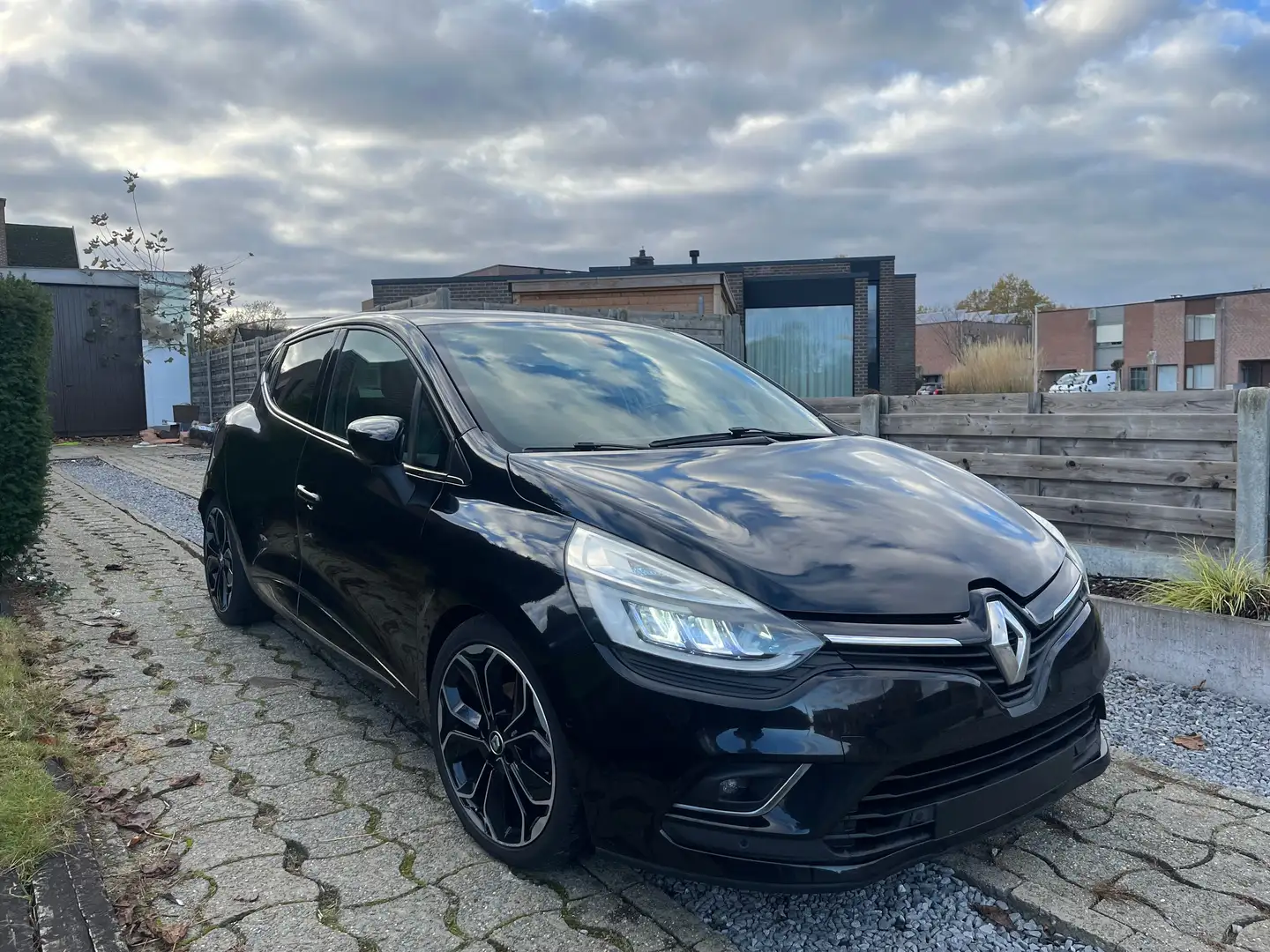 Renault Clio GT-LINE Zwart - 2