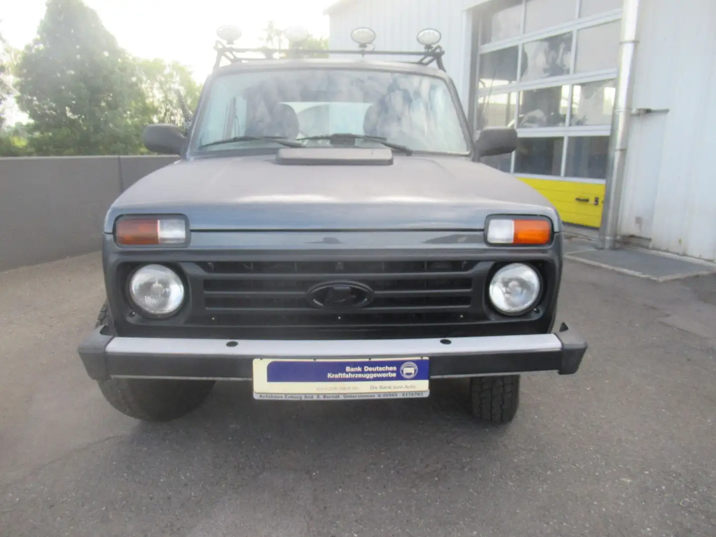 Lada Niva TAIGA 4x4 AHK RADIO DACHTRÄGER LED 1.HAND Grau - 2