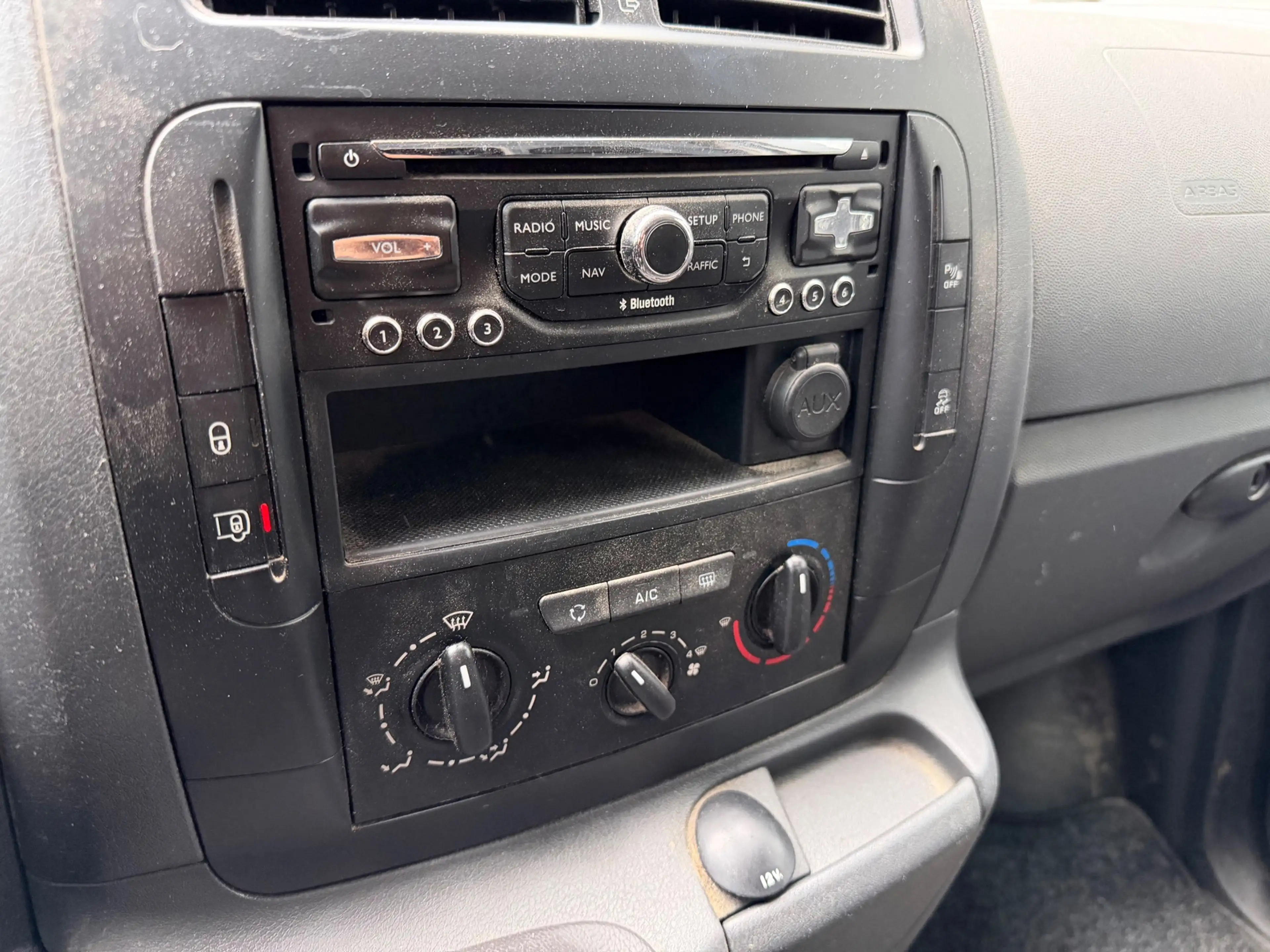 Citroen Jumpy 12 1.6 HDI L2H1 DC — photo 5