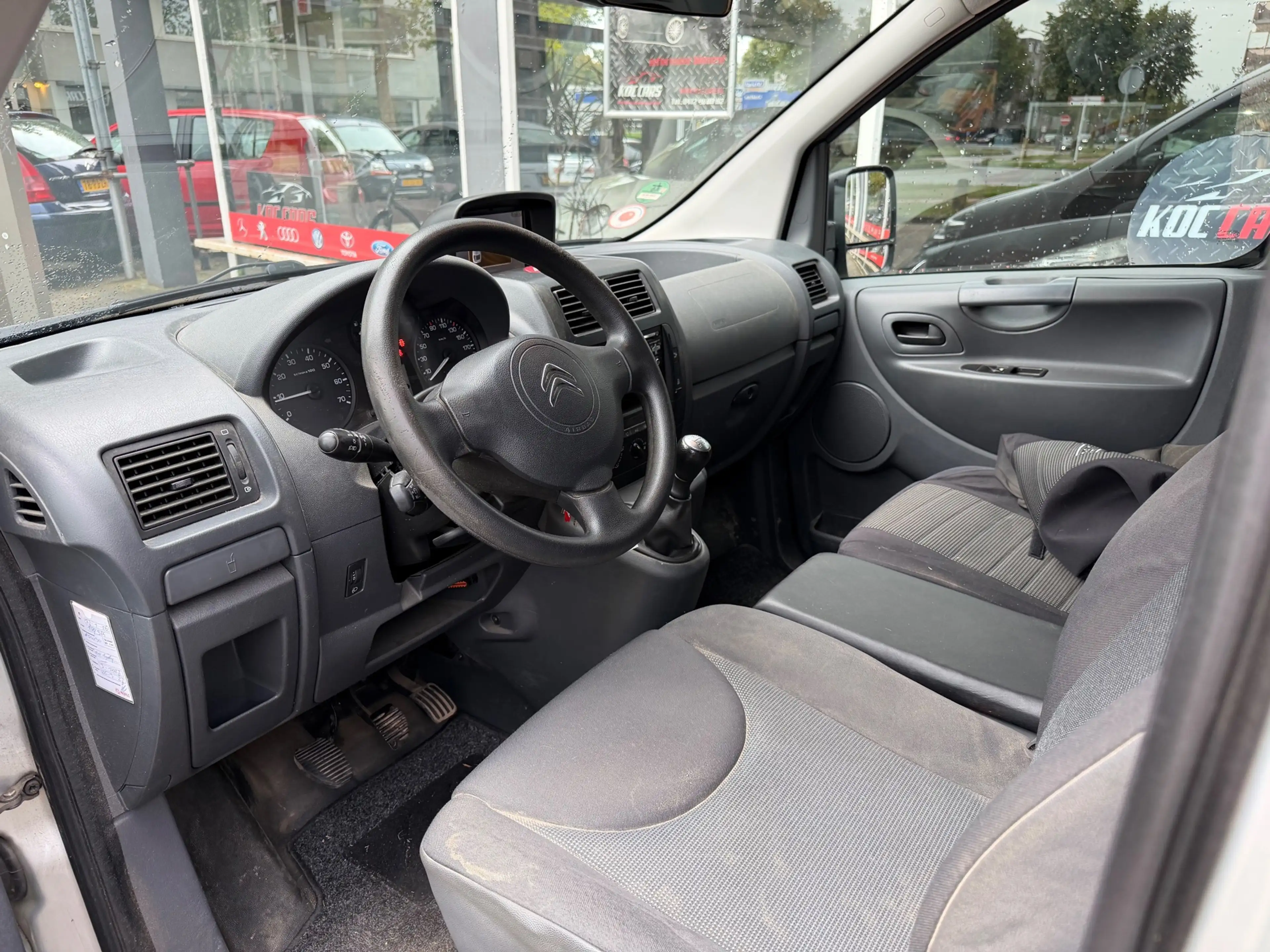 Citroen Jumpy 12 1.6 HDI L2H1 DC — photo 4