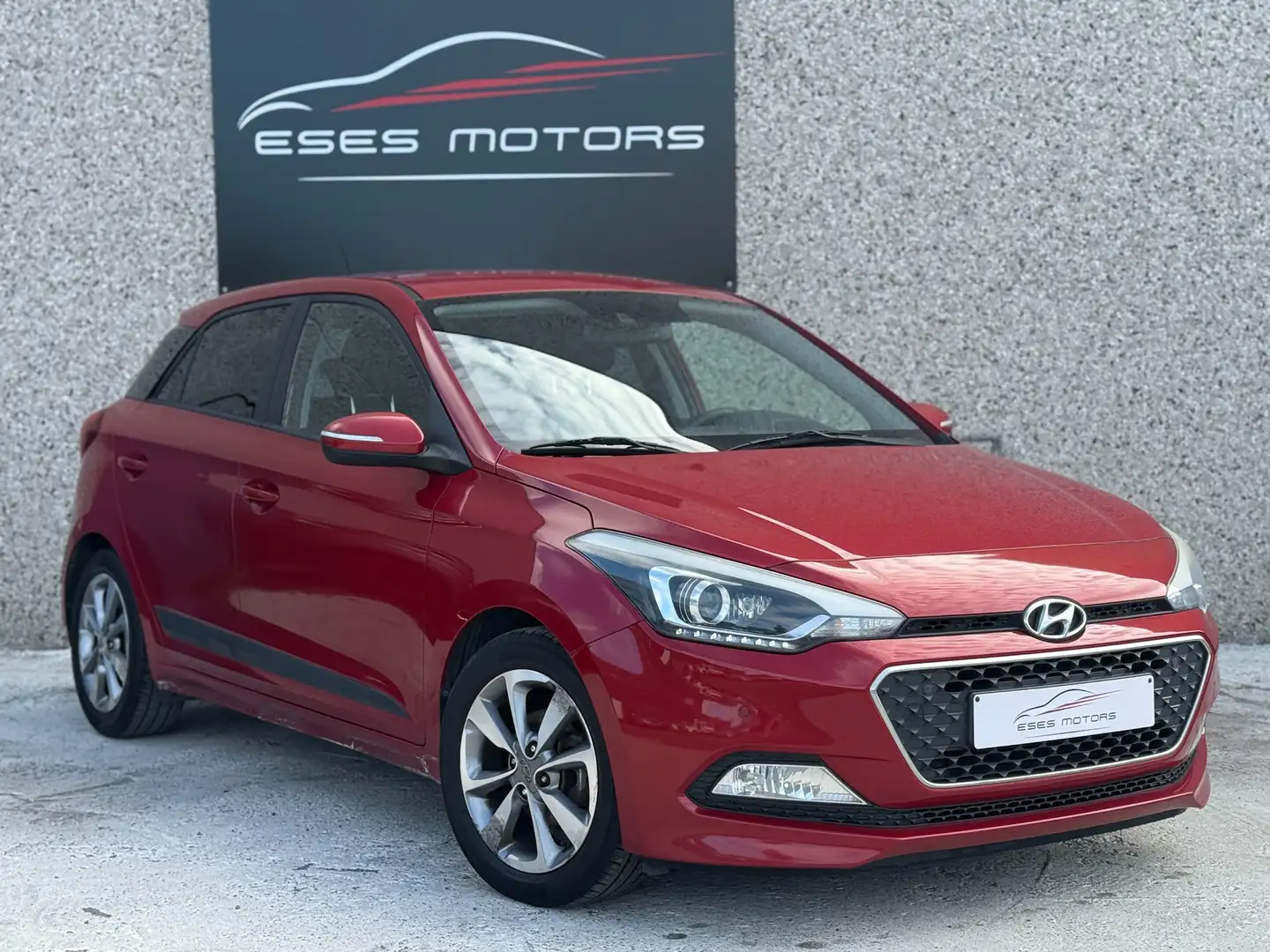 Hyundai i20 i20 1.2i Intro Edition Rosso - 1