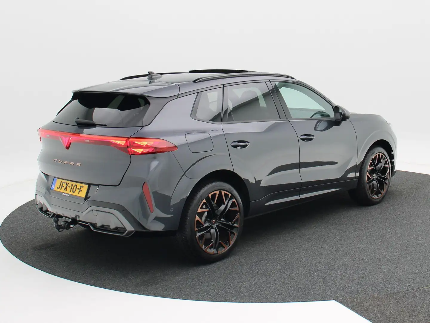 CUPRA Terramar 1.5 TSi 272 Pk Automaat e-Hybrid VZ Performance | Grijs - 2