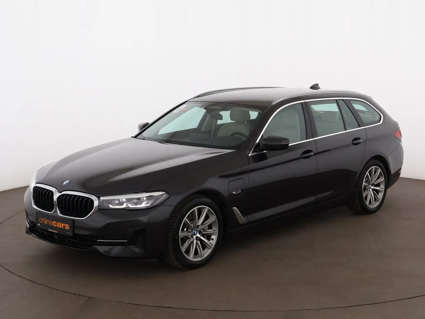 BMW 530 e Touring PHEV Aut LED AHK LEDER NAVI SITZHZG Grau - 2