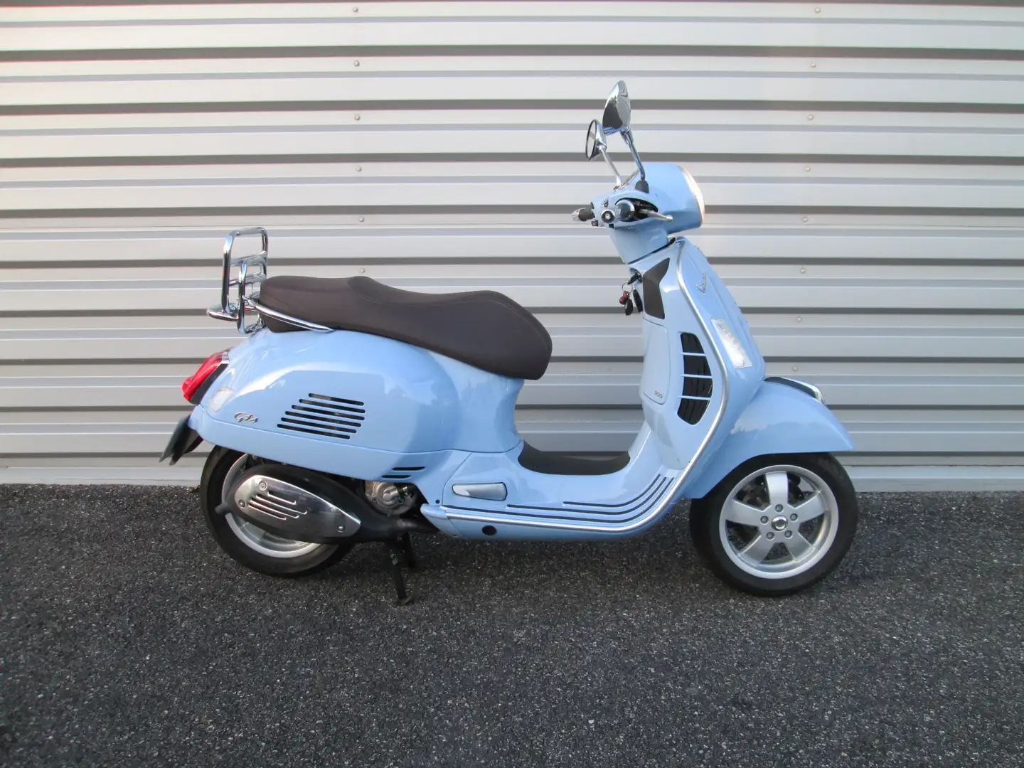 Vespa GTS 300 Azul - 2