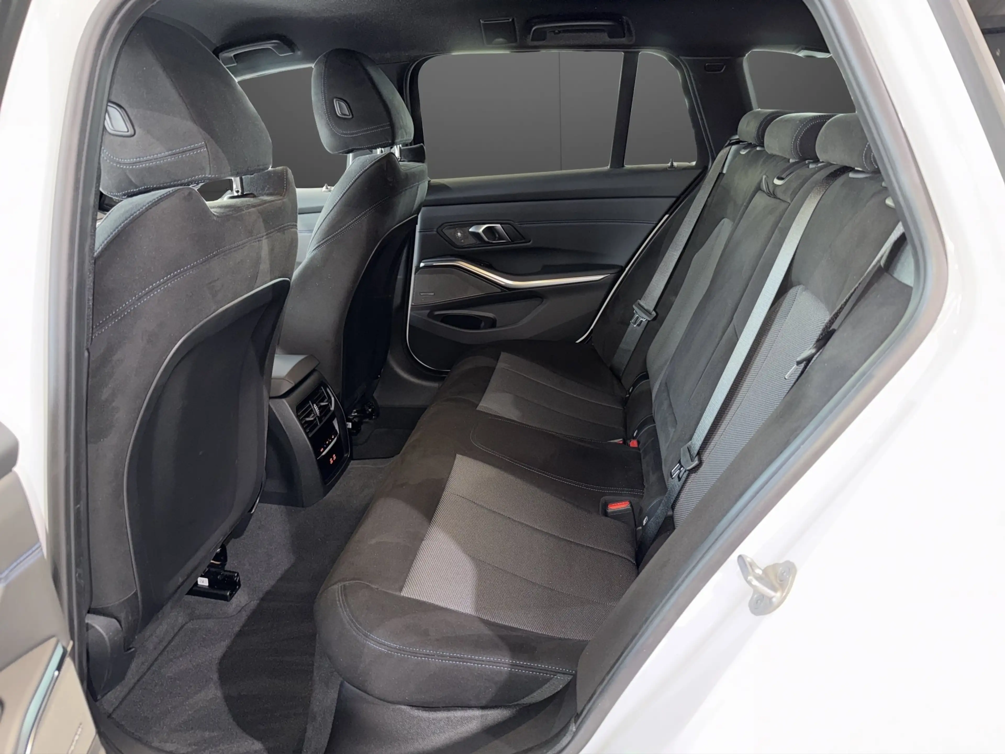 BMW 340 M340i xDrive Touring NP 82.819,- DrivingAssistProf — photo 12