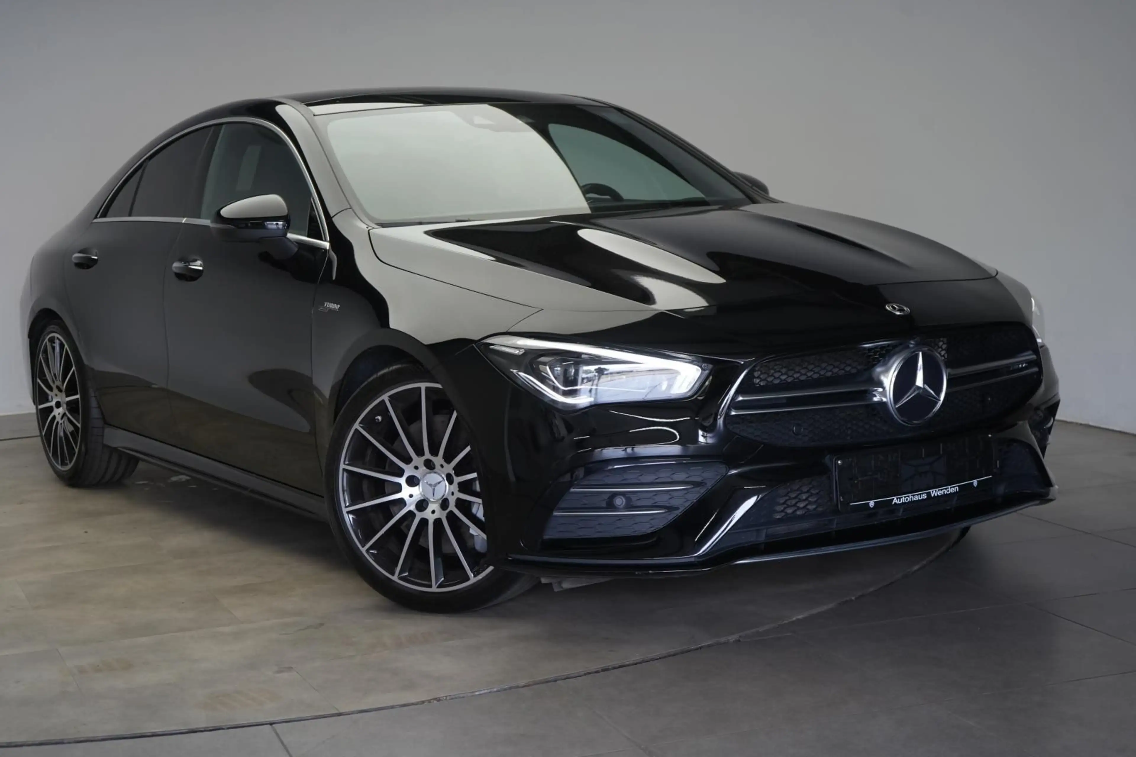 Mercedes-Benz CLA 35 AMG 4Matic Speedshift 7G-DCT Kamera/Pano/