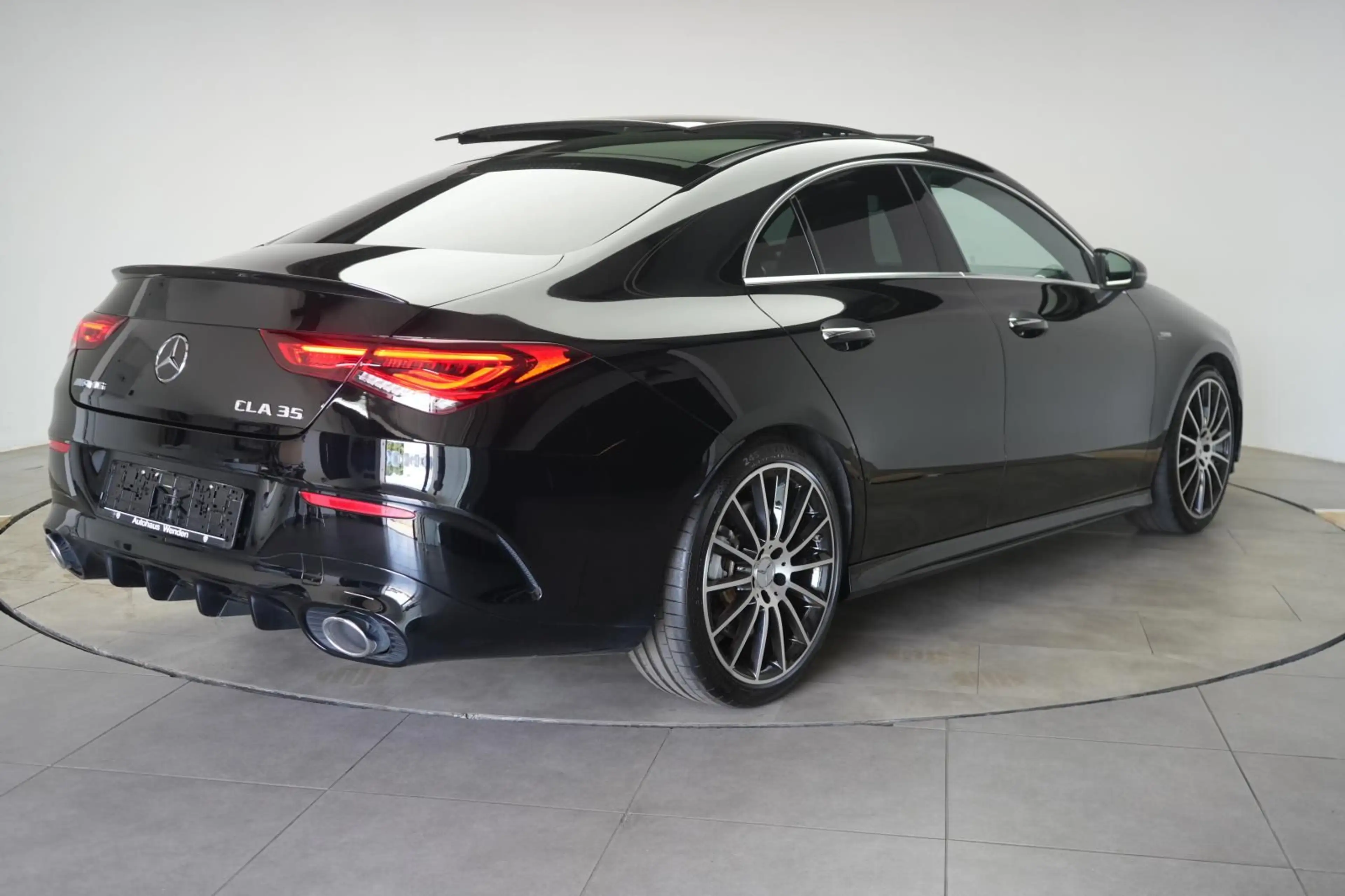Mercedes-Benz CLA 35 AMG 4Matic Speedshift 7G-DCT Kamera/Pano/ — photo 4