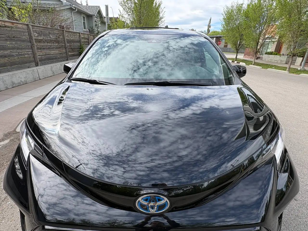 Toyota Sienna снимка Toyota Sienna