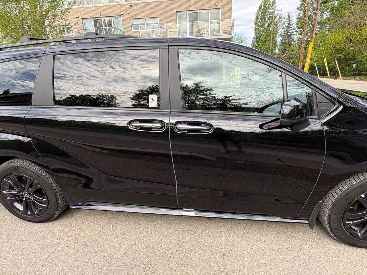 Toyota Sienna снимка Toyota Sienna