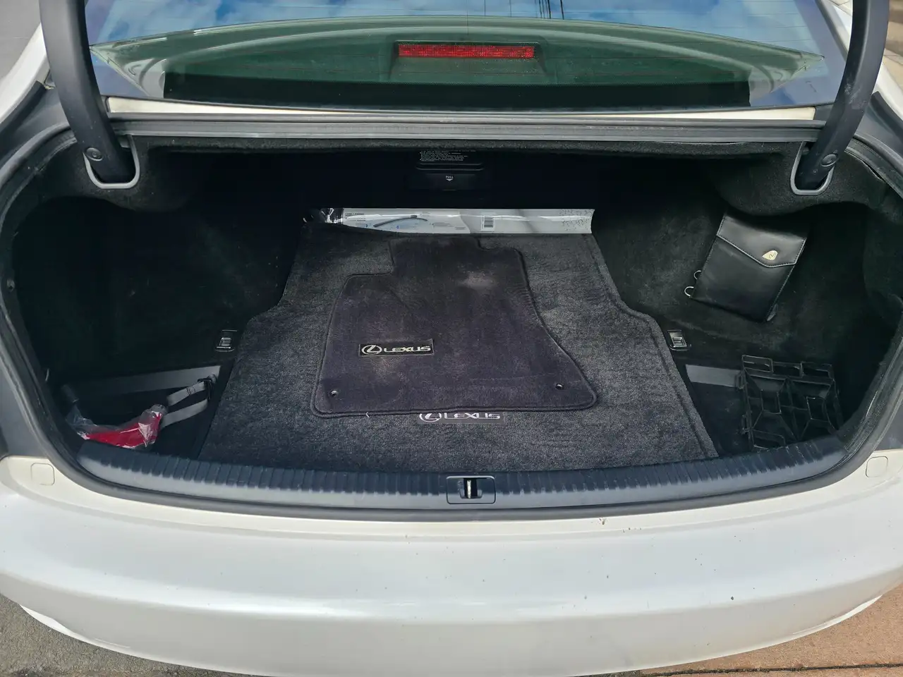 Lexus IS снимка Lexus IS