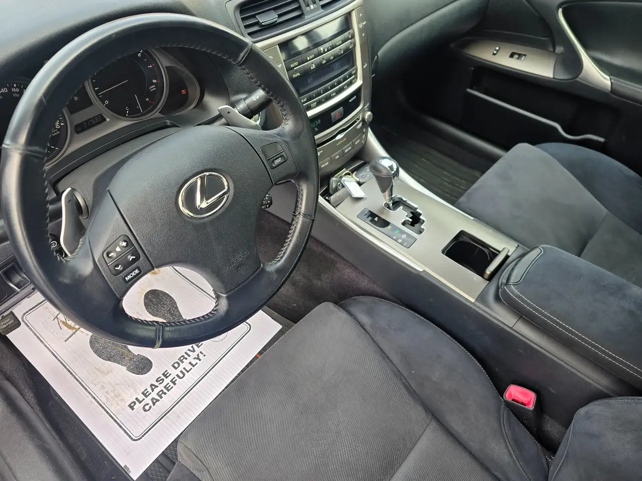 Lexus IS снимка Lexus IS