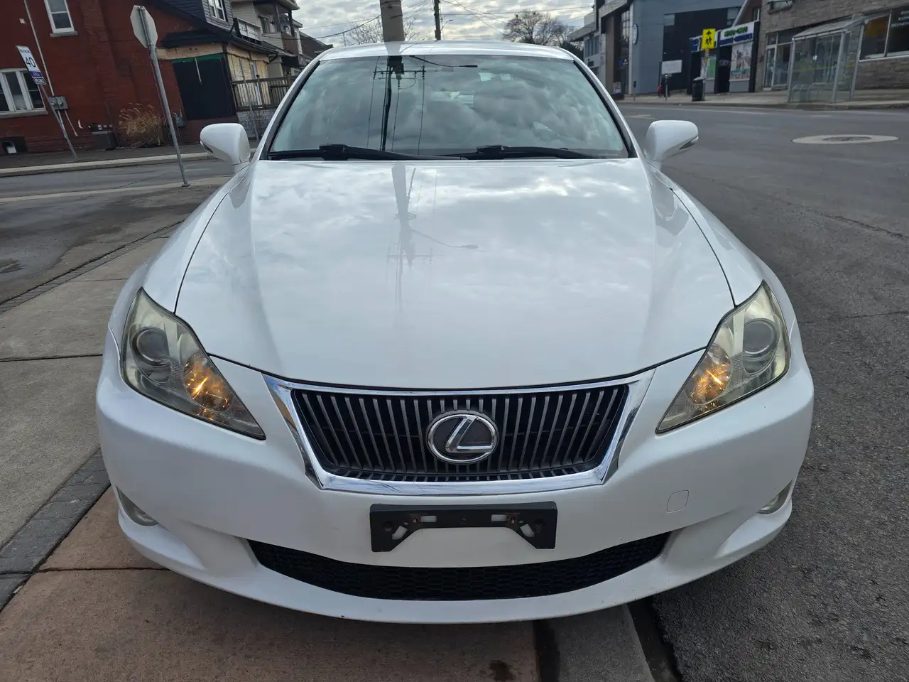 Lexus IS снимка Lexus IS