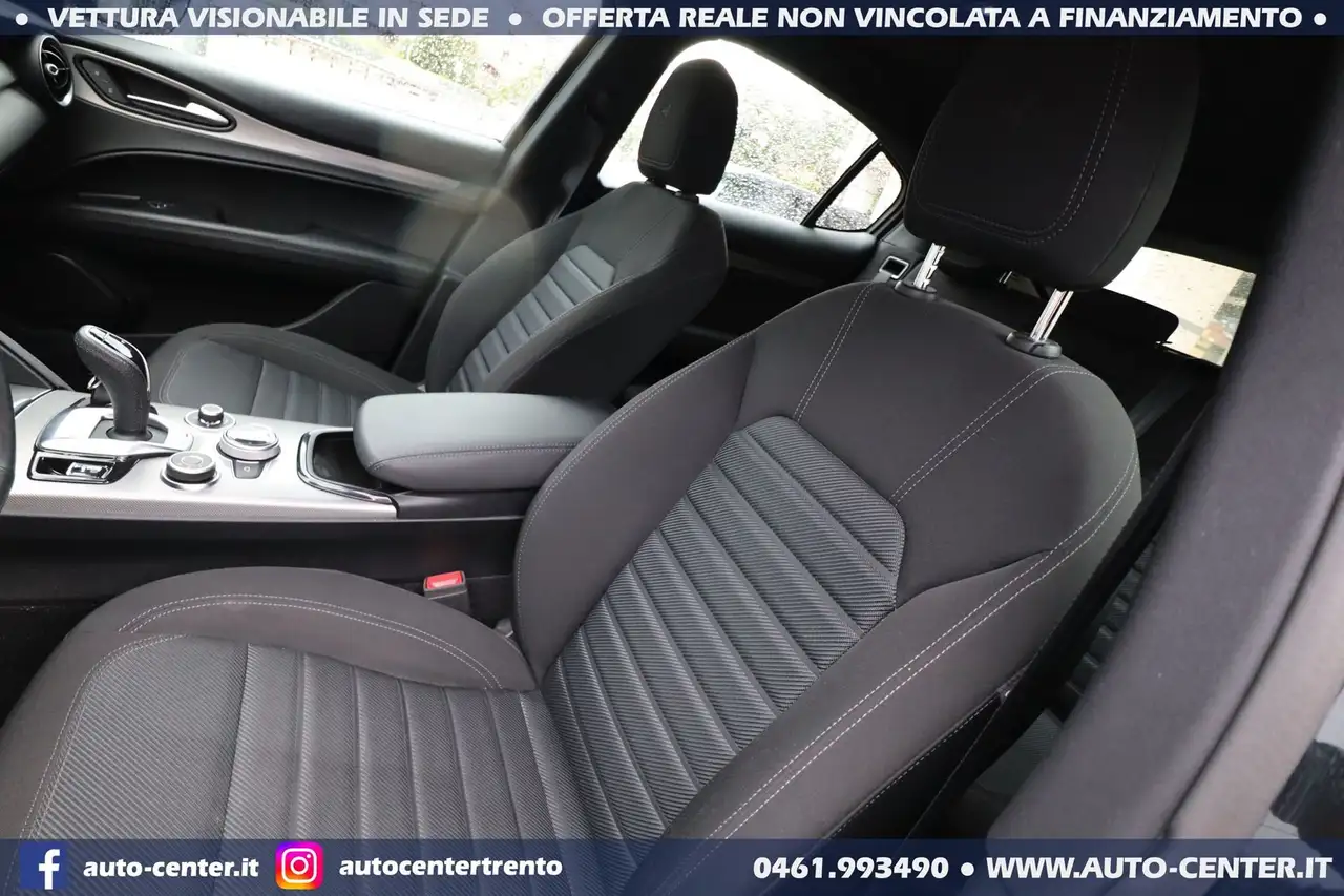 Alfa Romeo Stelvio 2025 — фото 11