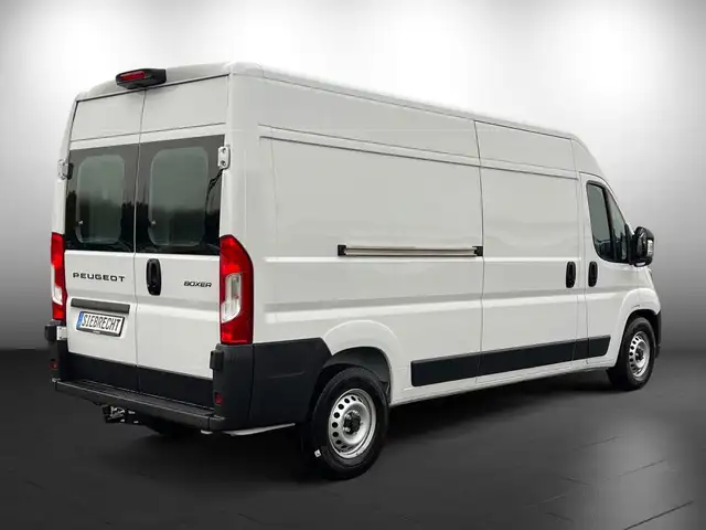 Peugeot Boxer view 3