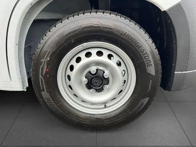 Peugeot Boxer view 5
