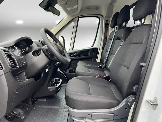 Peugeot Boxer view 6