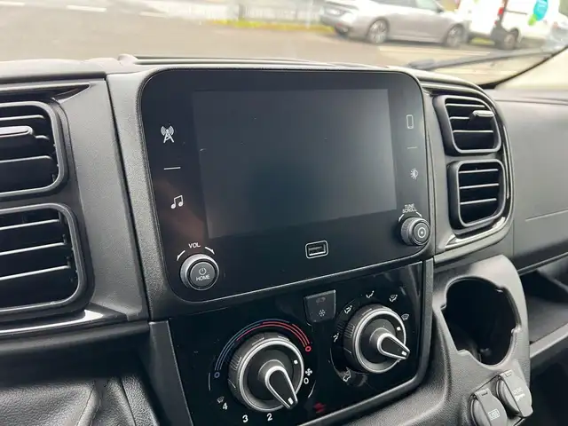 Peugeot Boxer view 13