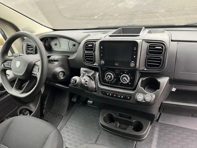 Peugeot Boxer view 9